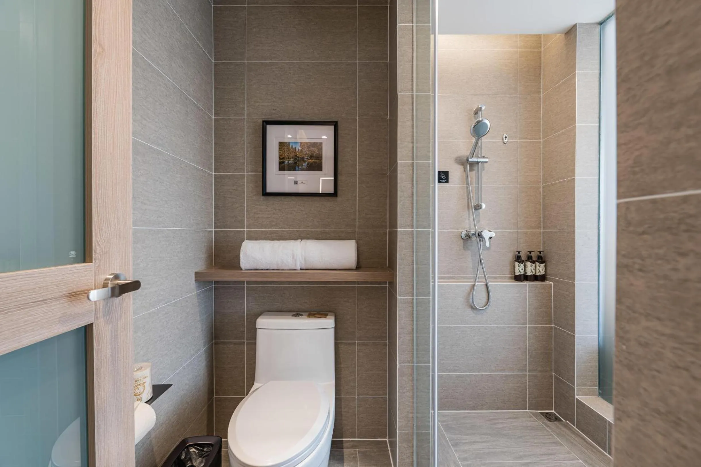 Atour Hotel Zhenjiang Xijindu Jinshan Temple