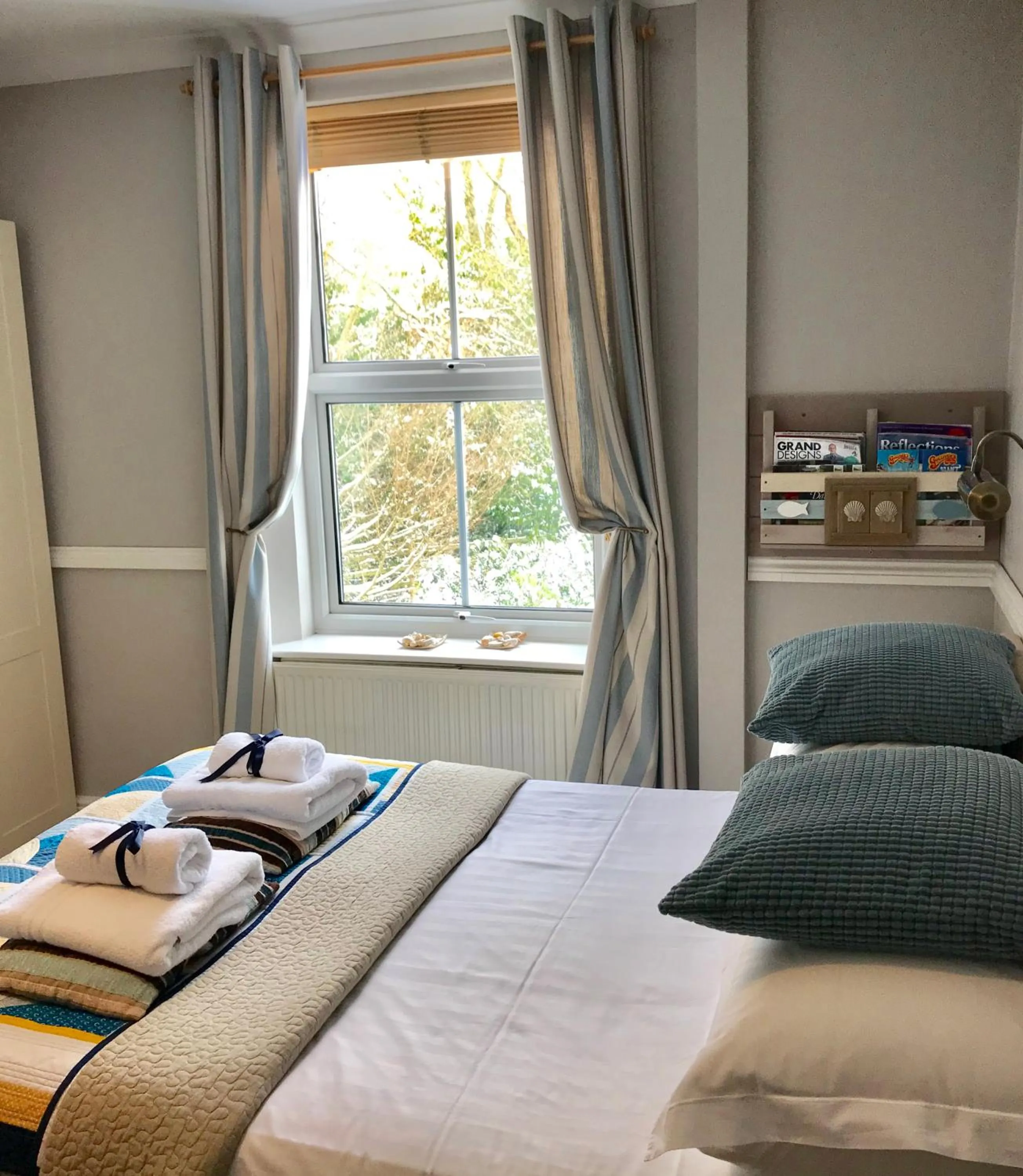 Bed in Ellen House Bed and Breakfast