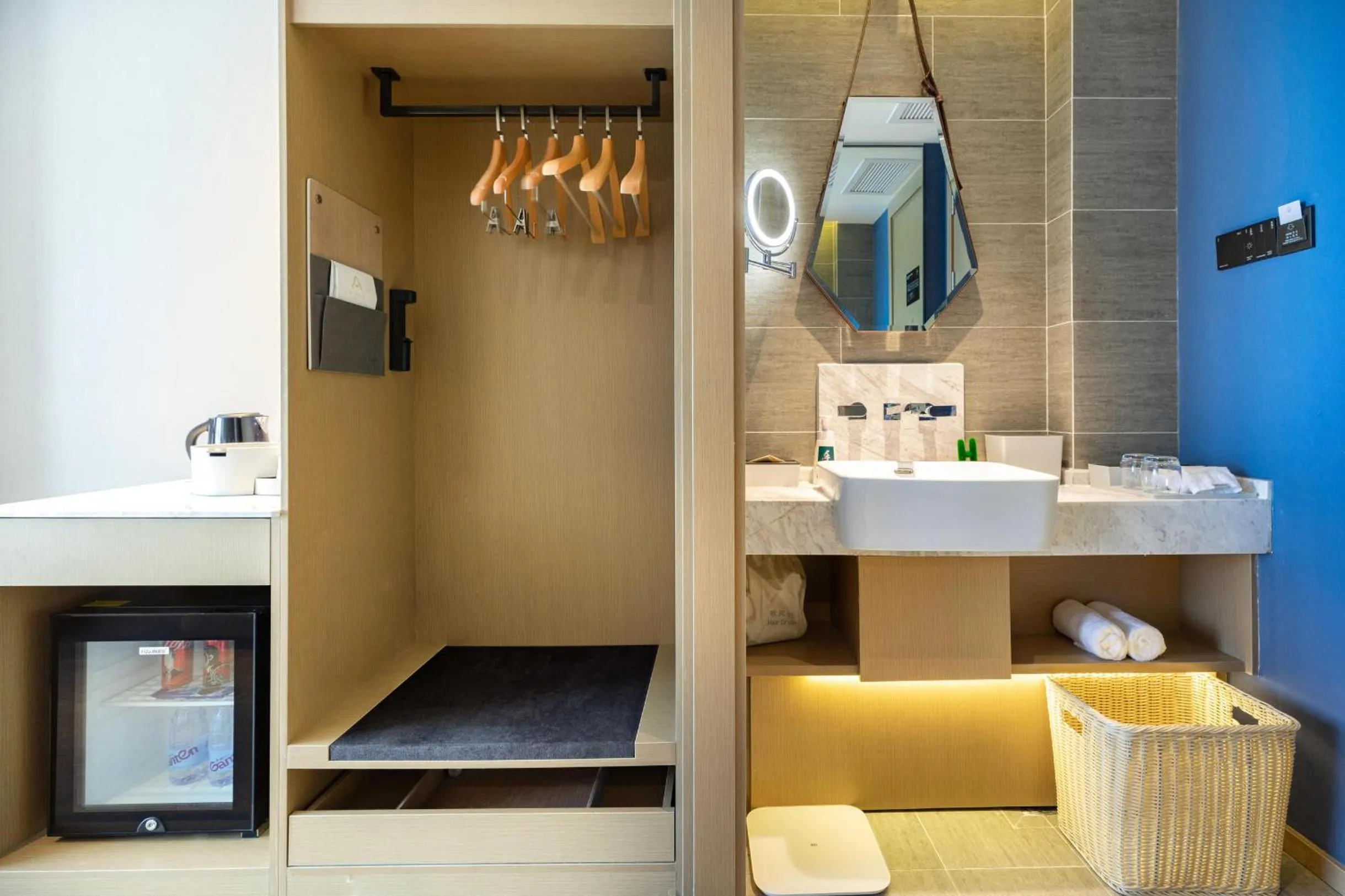 Atour Hotel Huangshan Tunxi Old Street Xin an River