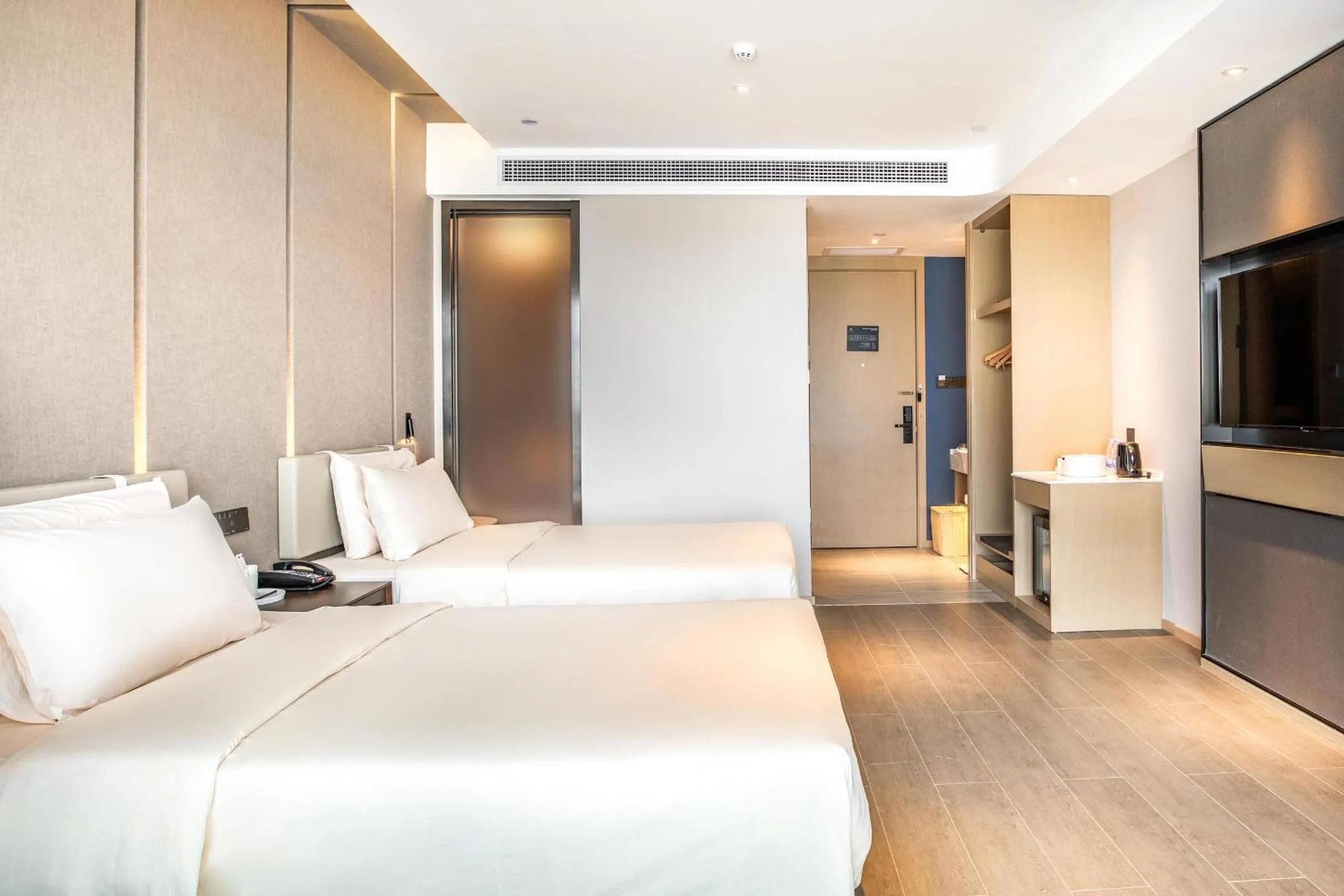 Bed in Atour Hotel Huangshan Tunxi Old Street Xin an River