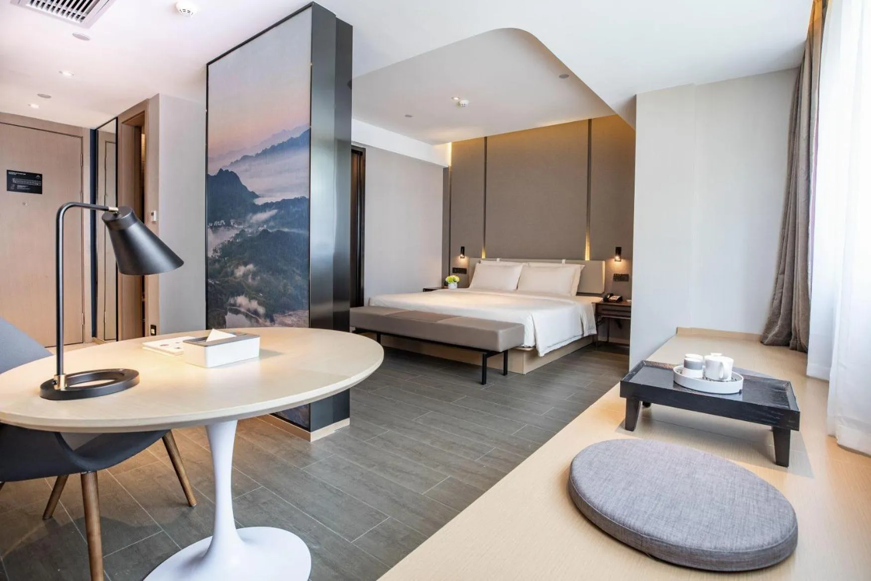 Bed in Atour Hotel Huangshan Tunxi Old Street Xin an River