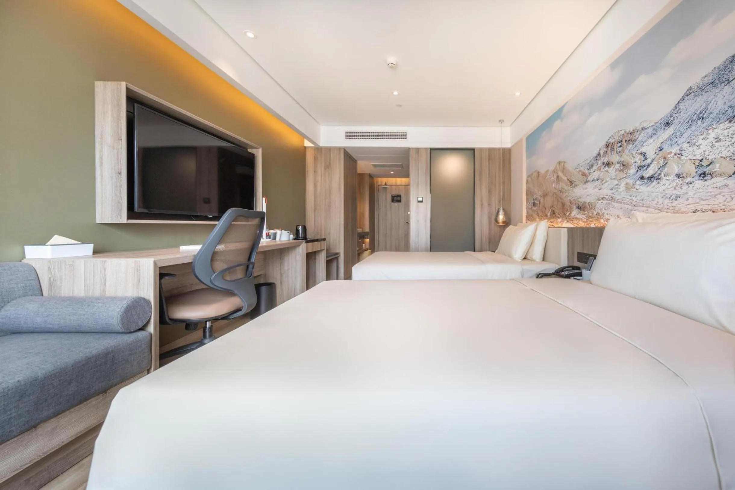 Bed in Atour Hotel Lanzhou Anning Zhonghai Plaza