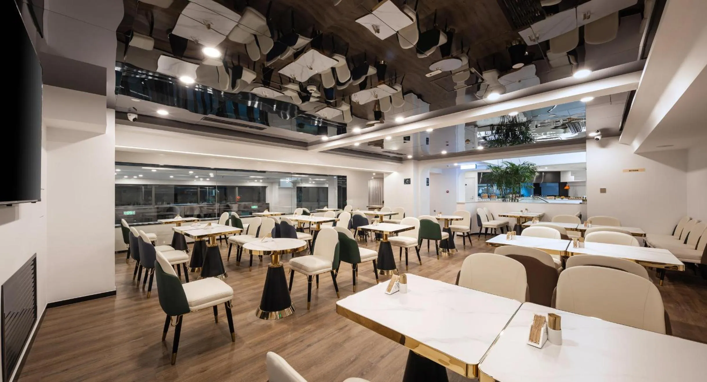 Restaurant/places to eat in Atour Hotel Chifeng Hongshan Sport Center