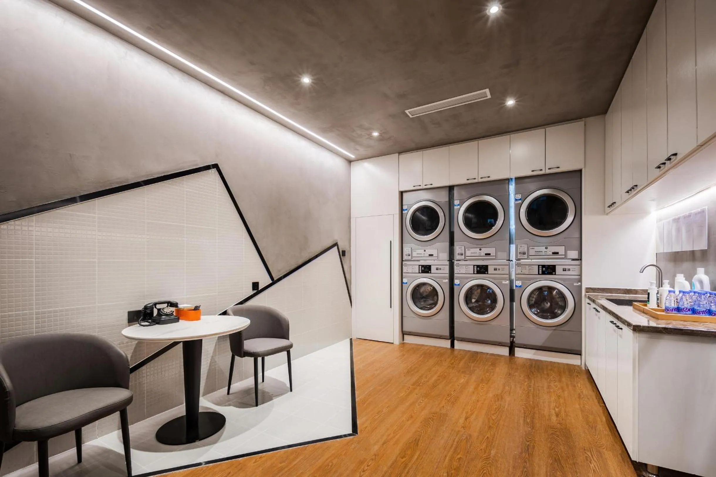 washing machine in Atour Hotel Shenyang Youth Street Renao Road