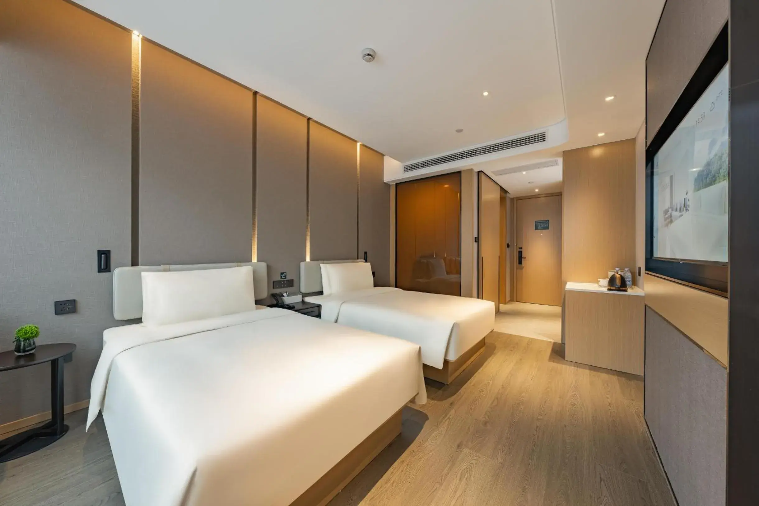 Bed in Atour Hotel Shanghai Pujiang Bed in Atour Hotel Shanghai Pujiang