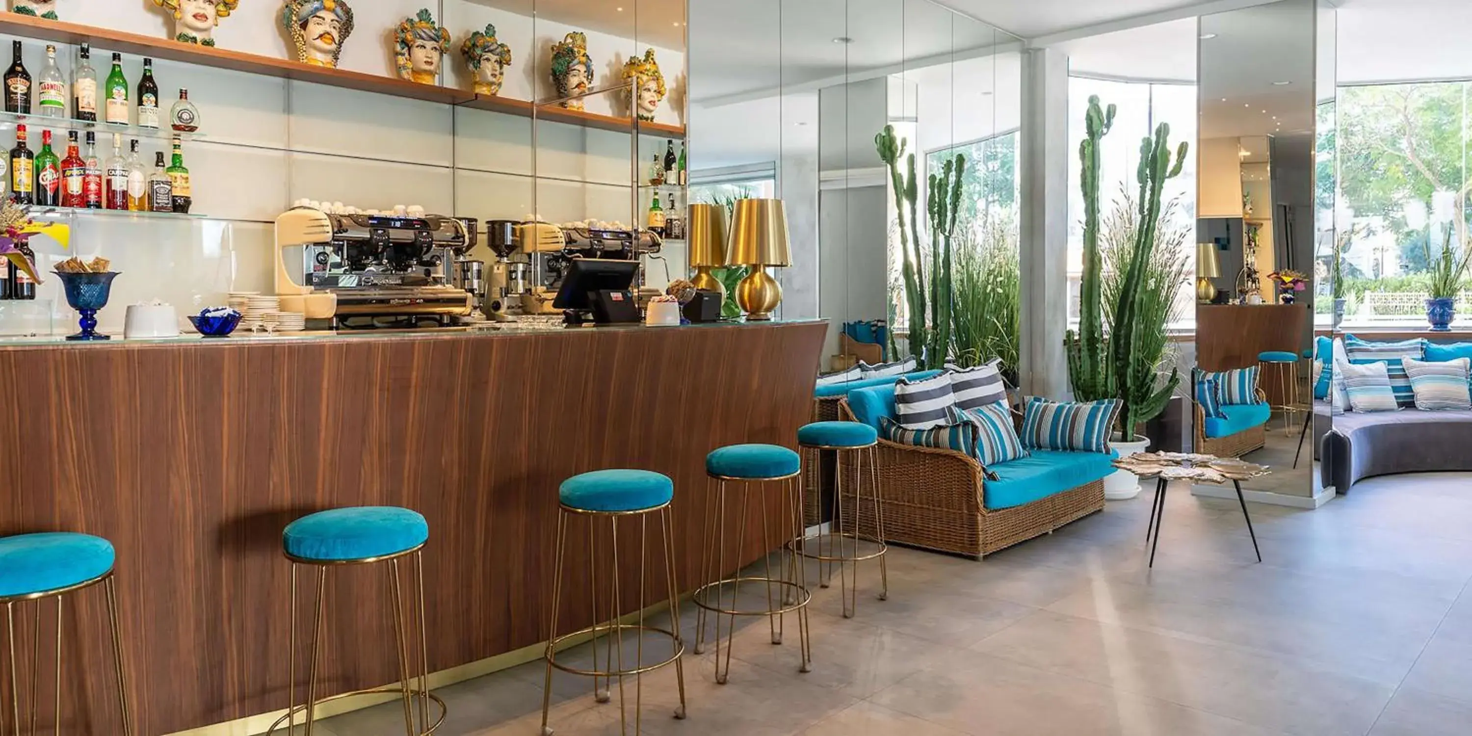 Lounge or bar in Hotel Bellevue, Sure Hotel Collection by Best Western Lounge or bar in Hotel Bellevue, Sure Hotel Collection by Best Western