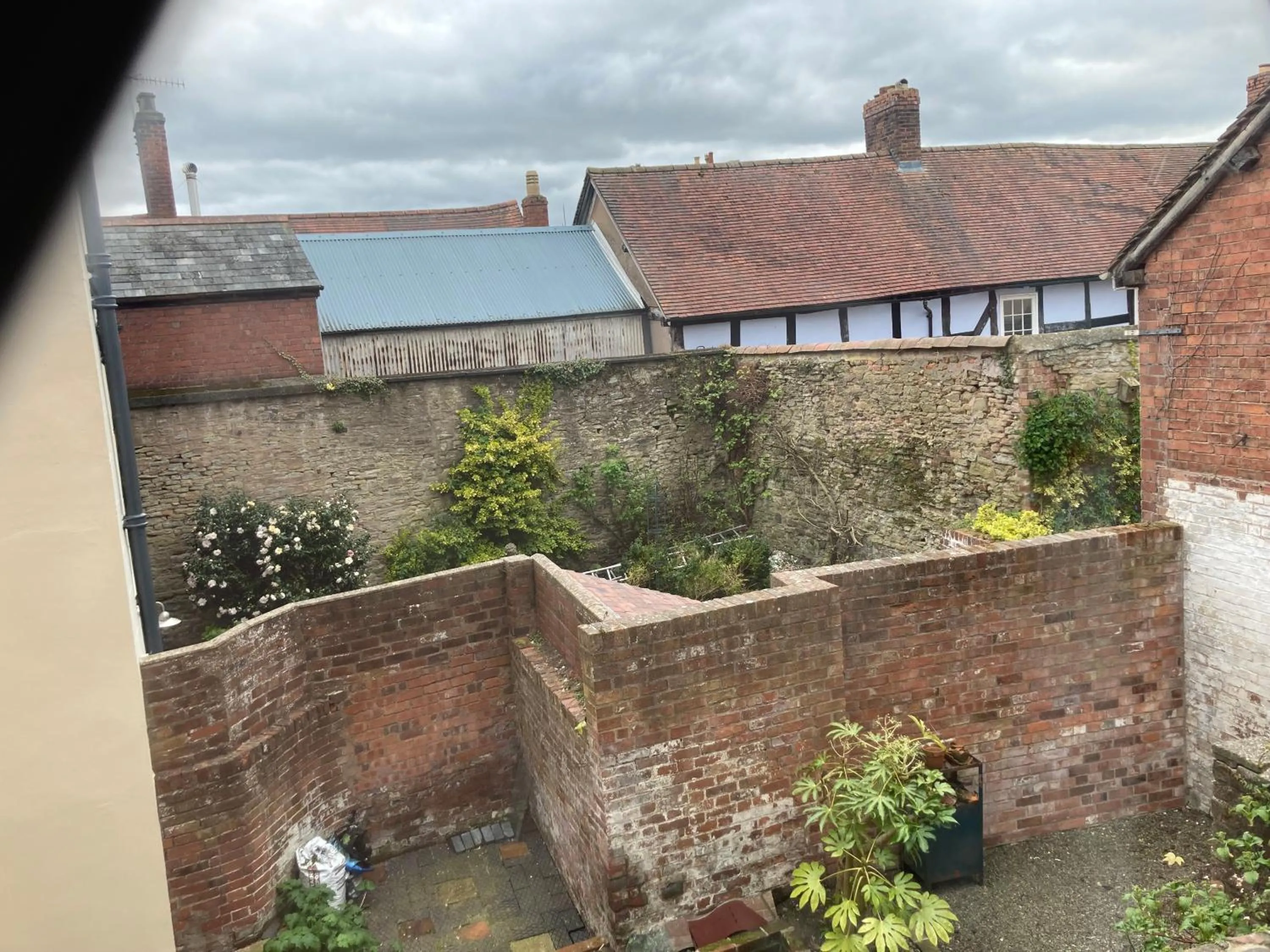 Rooftops - bijou sister apartment to Assembly View - free parking permit provided