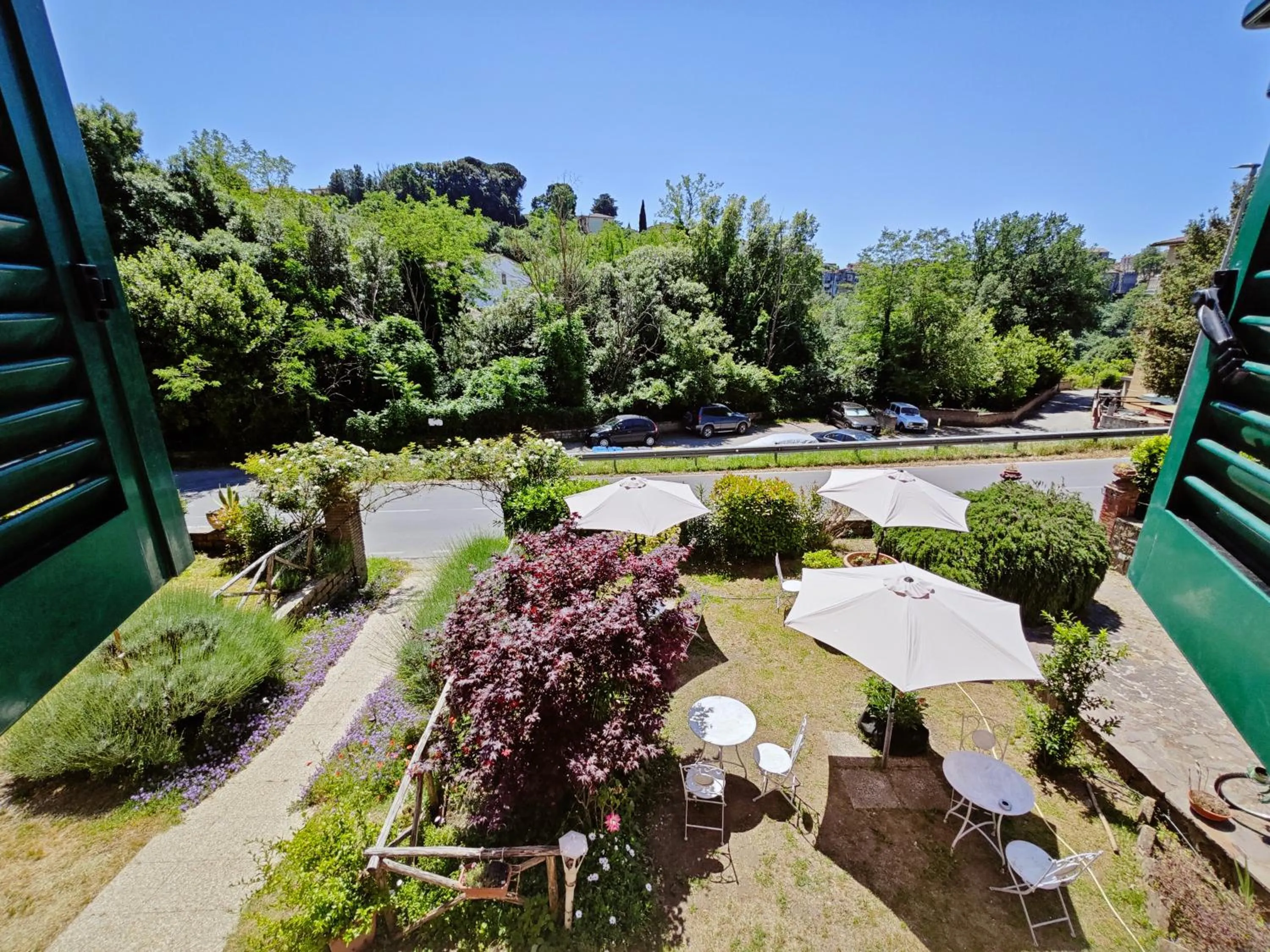 Garden view in La Casa dei Carrai
