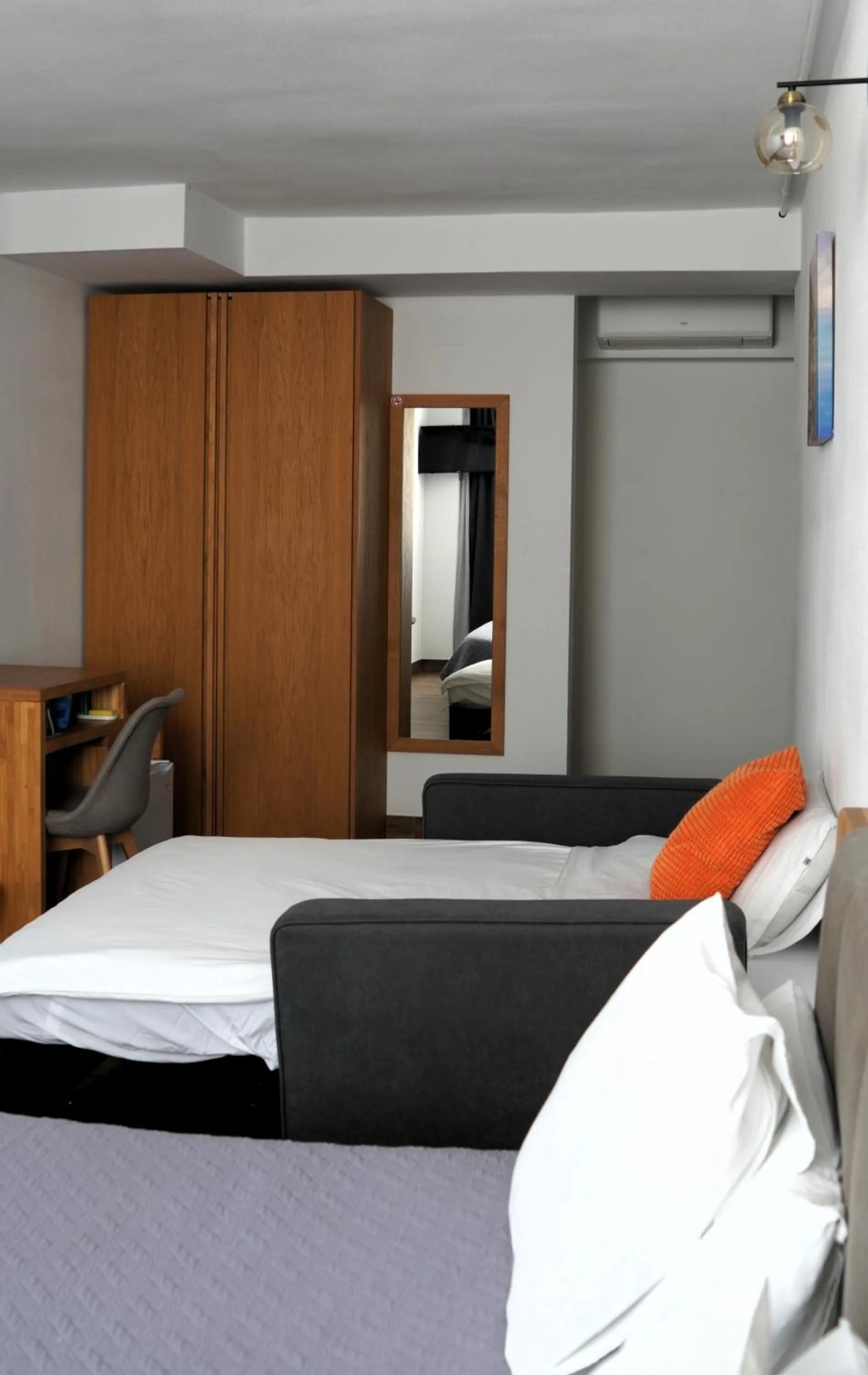 Photo of the whole room, Bed in El Patio Hostal