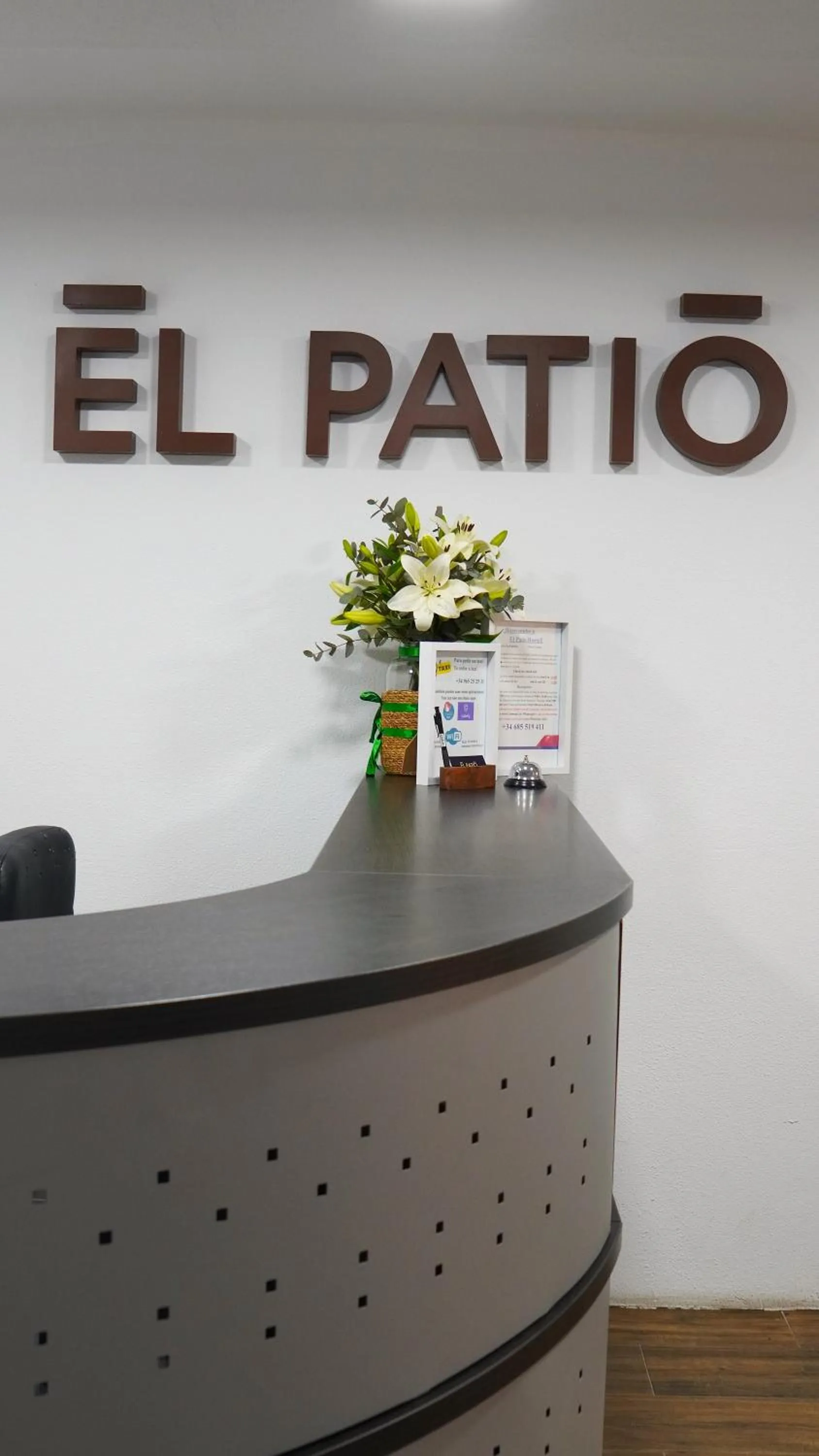 Lobby or reception in El Patio Hostal