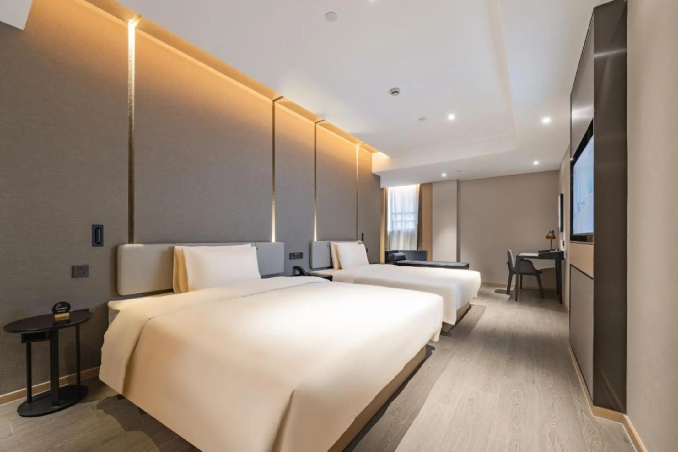 Photo of the whole room, Bed in Atour Hotel Lingang New Town