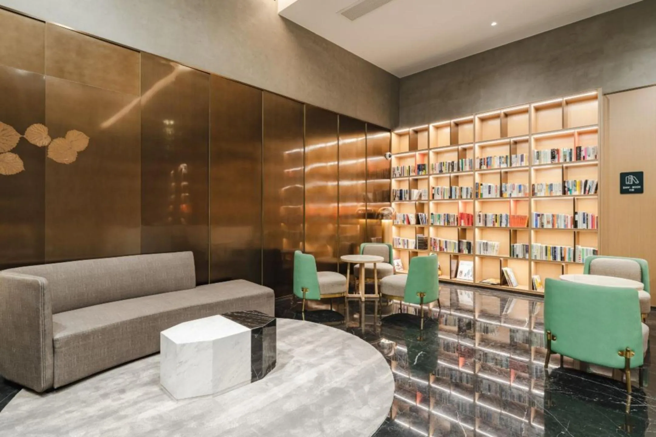 Seating area in Atour Hotel Lingang New Town