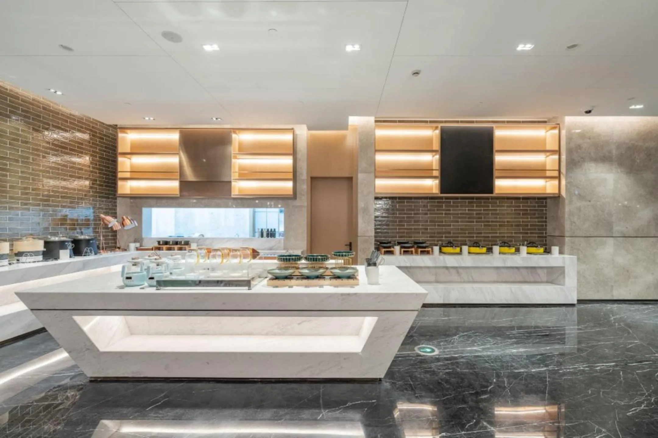 Restaurant/places to eat in Atour Hotel Lingang New Town