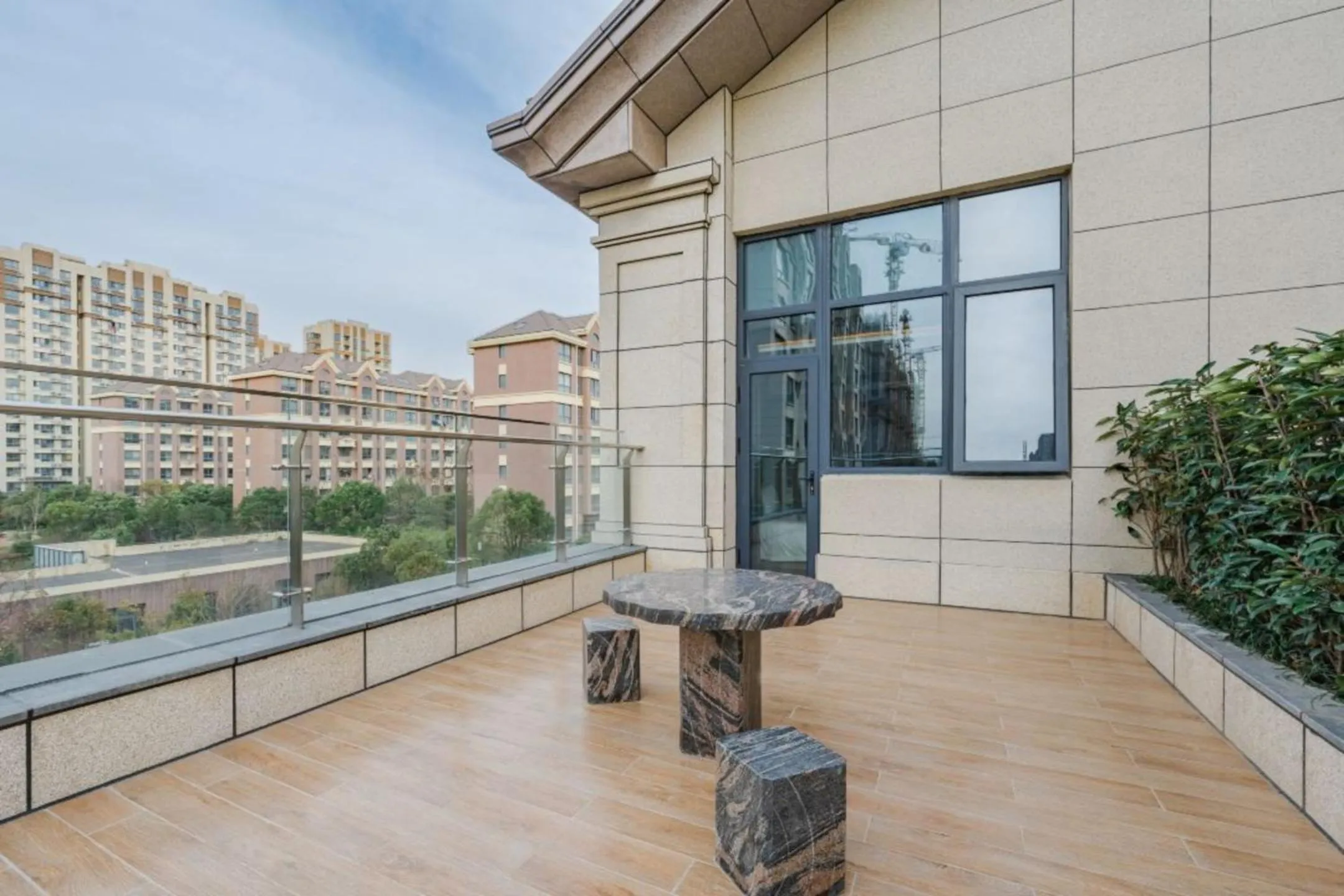 Garden in Atour Hotel Lingang New Town