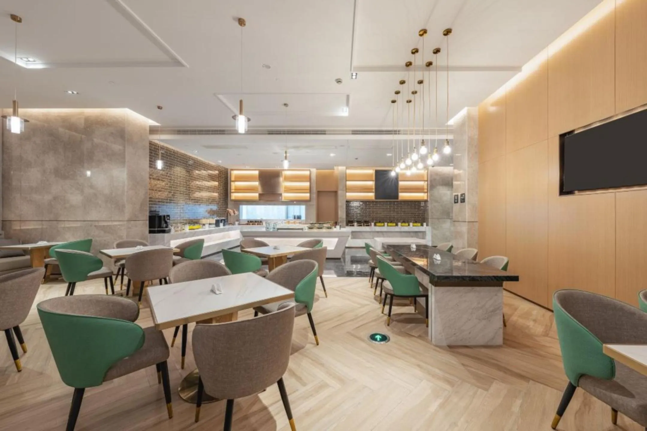 Restaurant/places to eat in Atour Hotel Lingang New Town