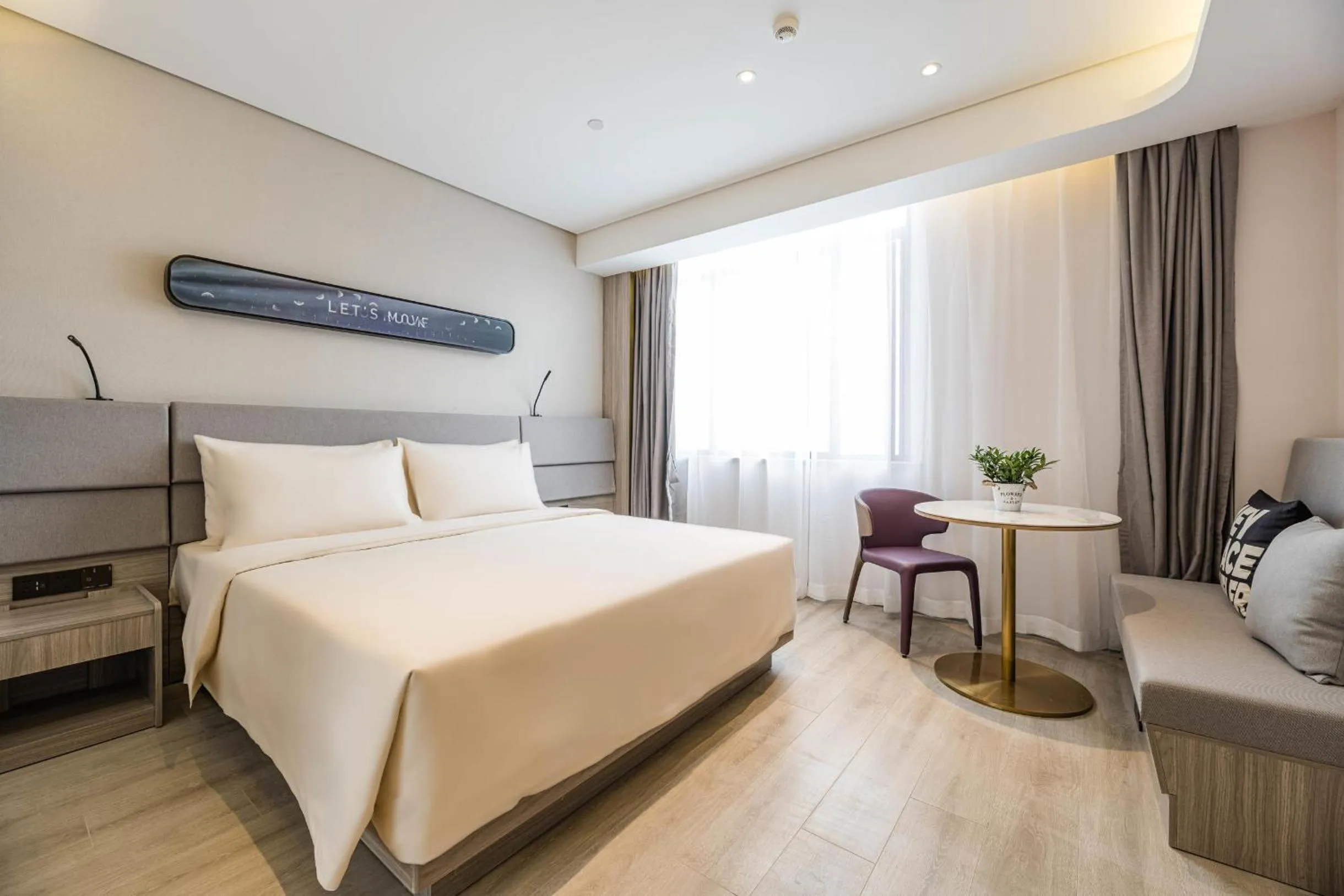 Bed in Atour Hotel Nanjing Confucius Temple Old East Gate