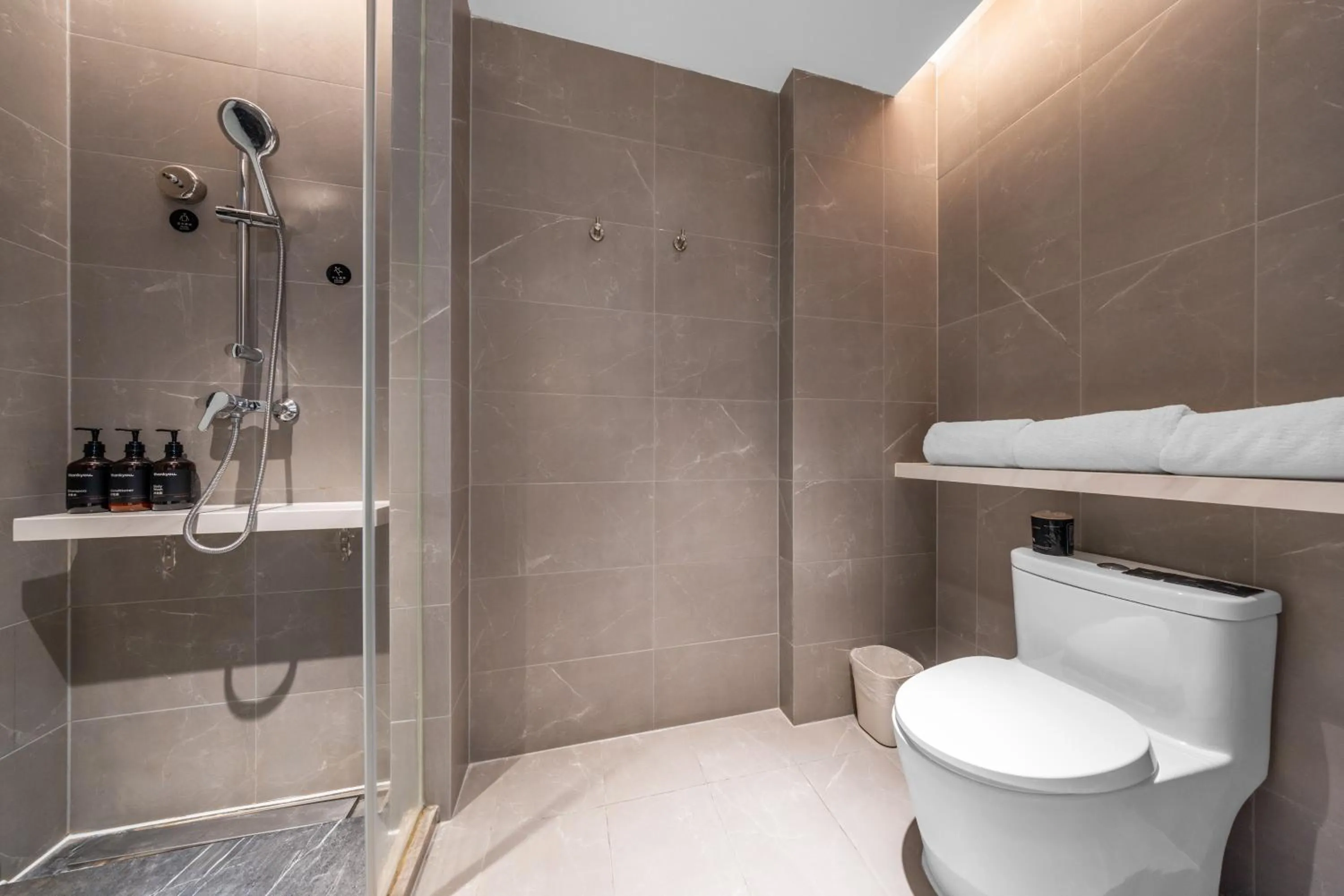 Shower in Atour Hotel Nanjing Confucius Temple Old East Gate