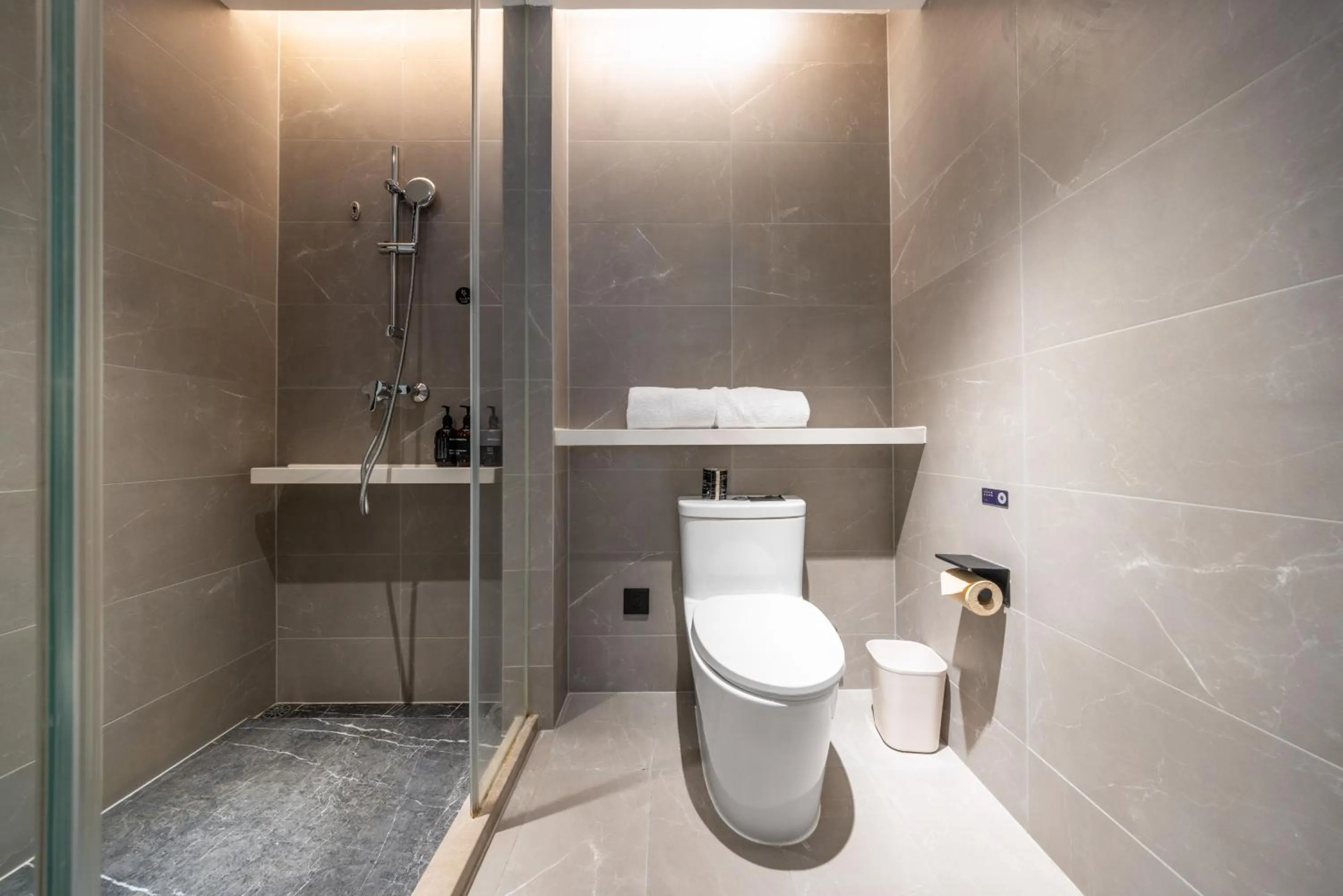 Shower in Atour Hotel Nanjing Confucius Temple Old East Gate