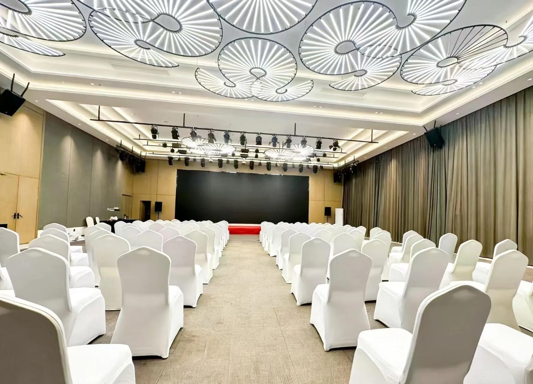 Atour Hotel Nanjing Jiangning Riverside Shike Lake
