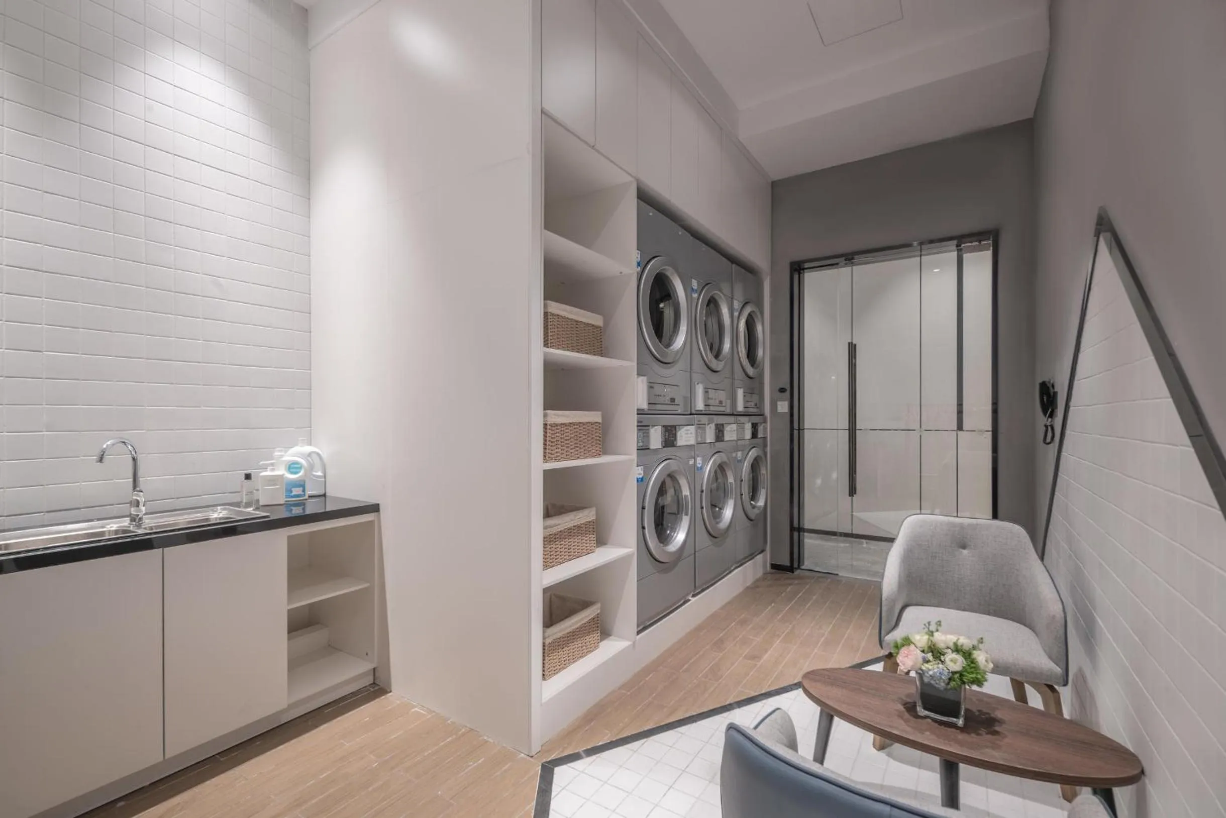 Atour Hotel Nanjing Jiangbei New District University of Technology