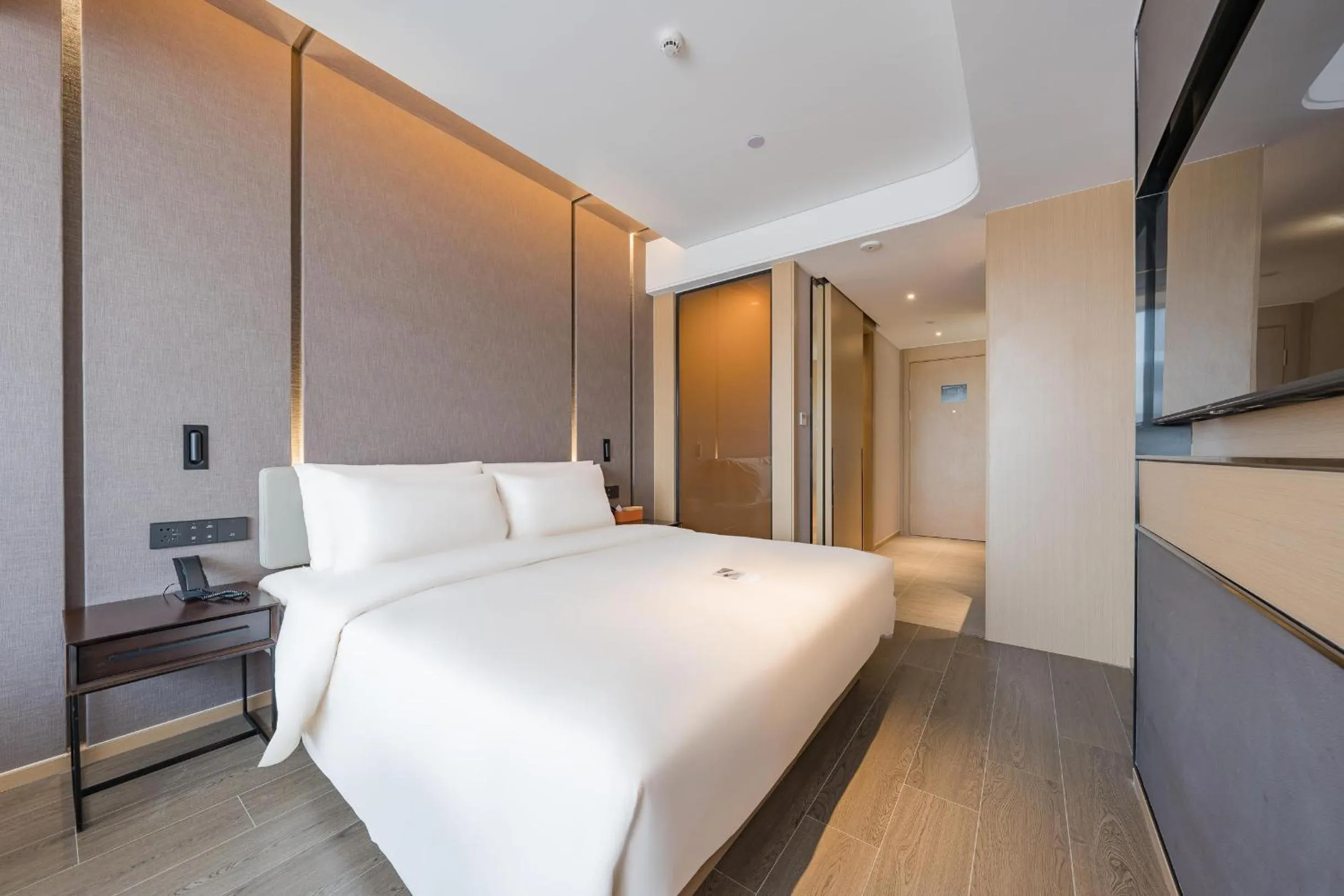 Bed in Atour Hotel Wuxi Yuantouzhu Scenic Area Qianrong Road