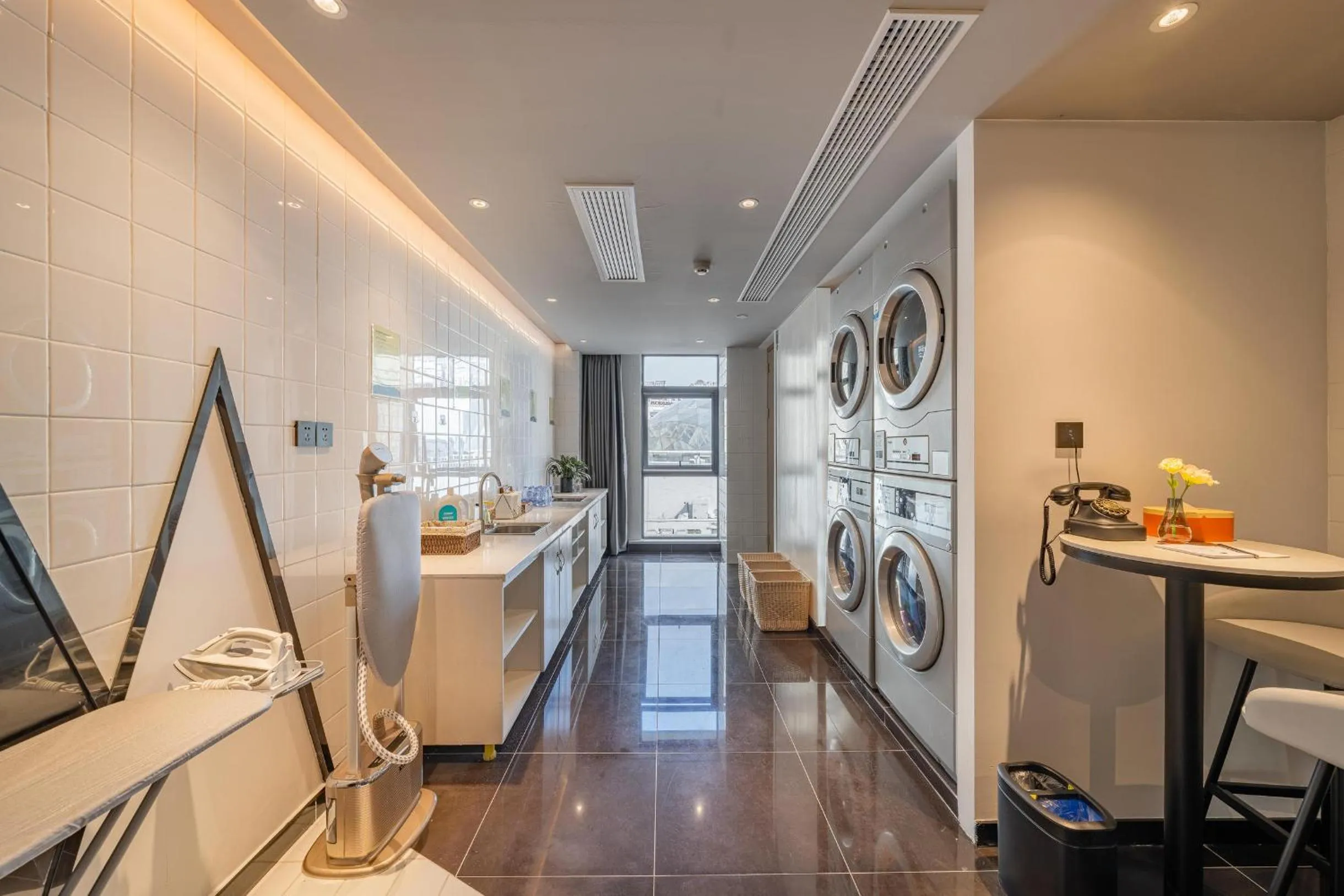 Atour Hotel Wuxi Huishan Wanda Plaza