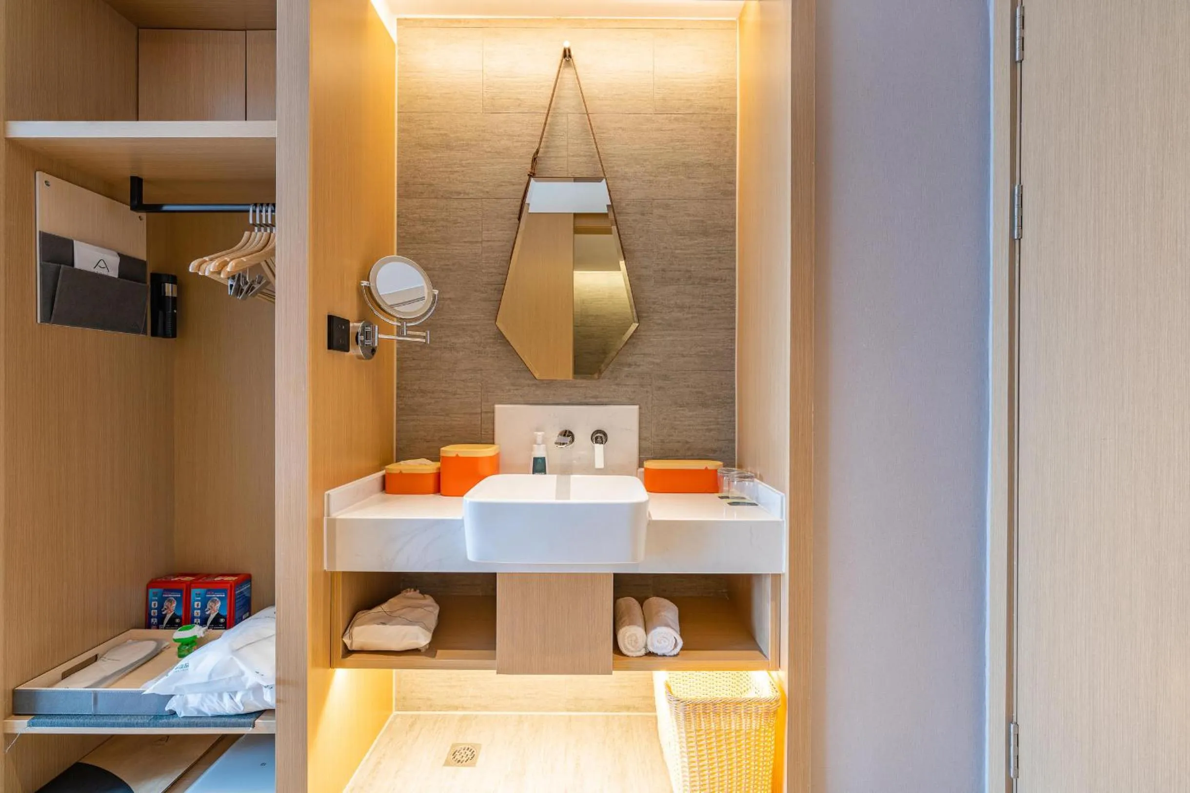 Atour Hotel Wuxi Huishan Wanda Plaza