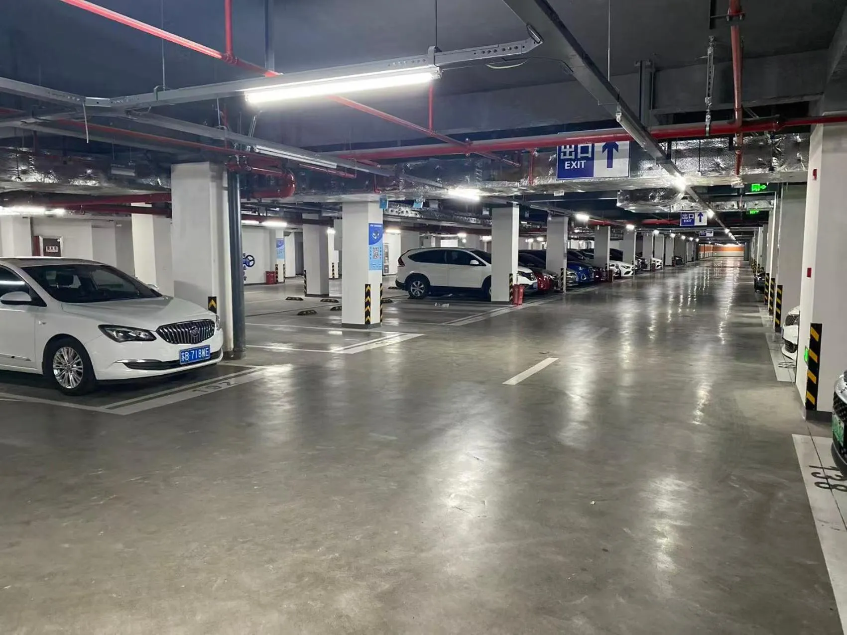 Parking in Atour S Hotel Wuxi Nanchang Street