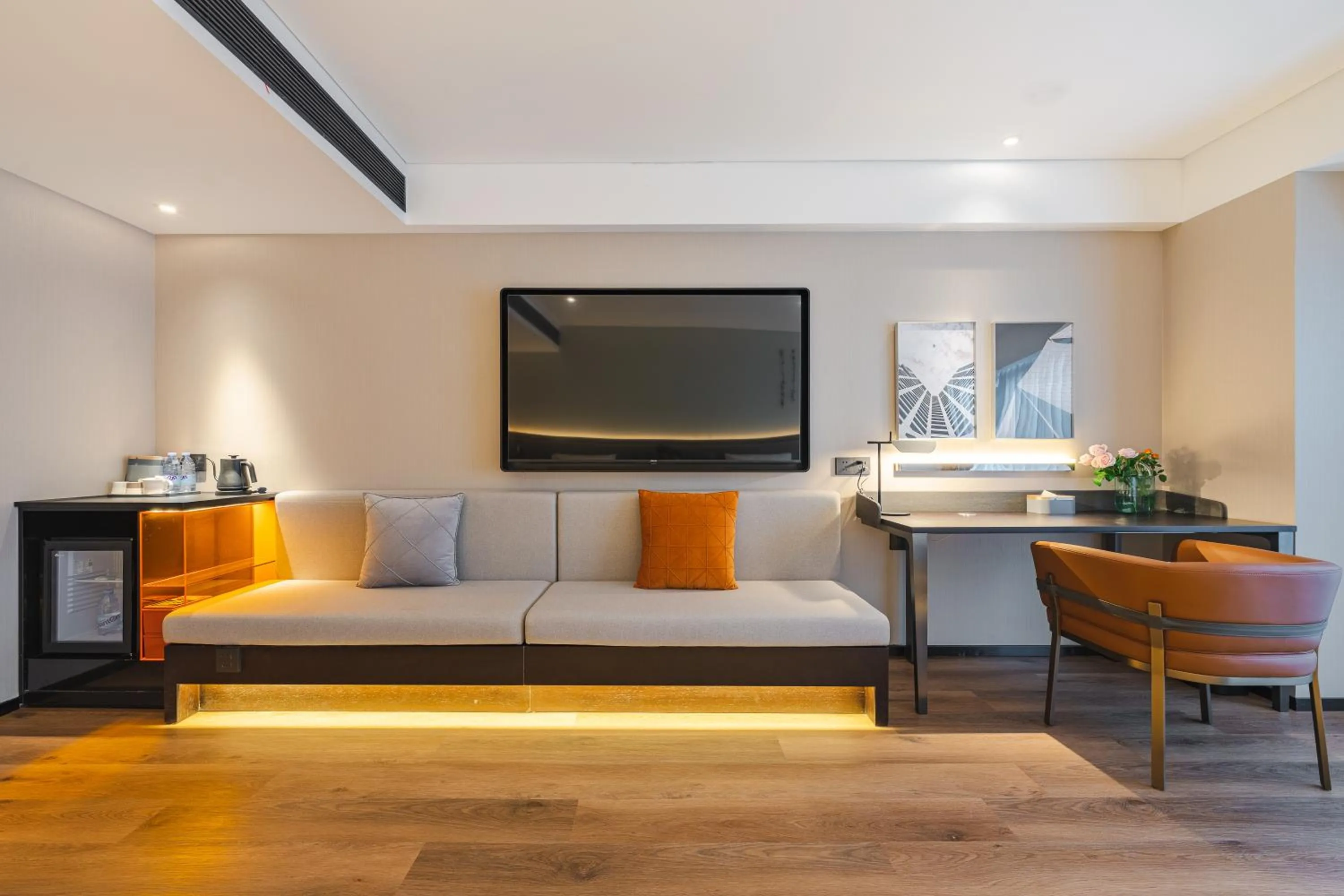 TV and multimedia in Atour S Hotel Wuxi Nanchang Street