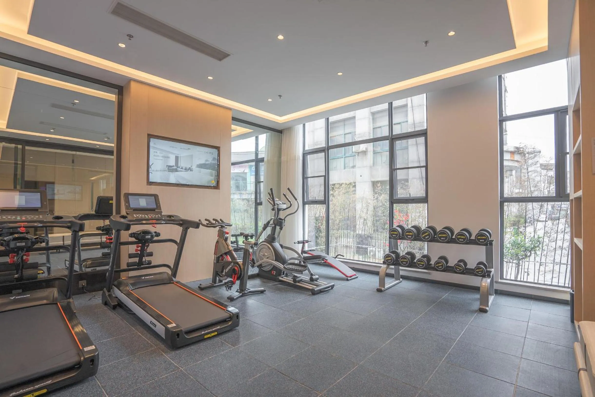 Atour Hotel Yizheng Wannian Avenue