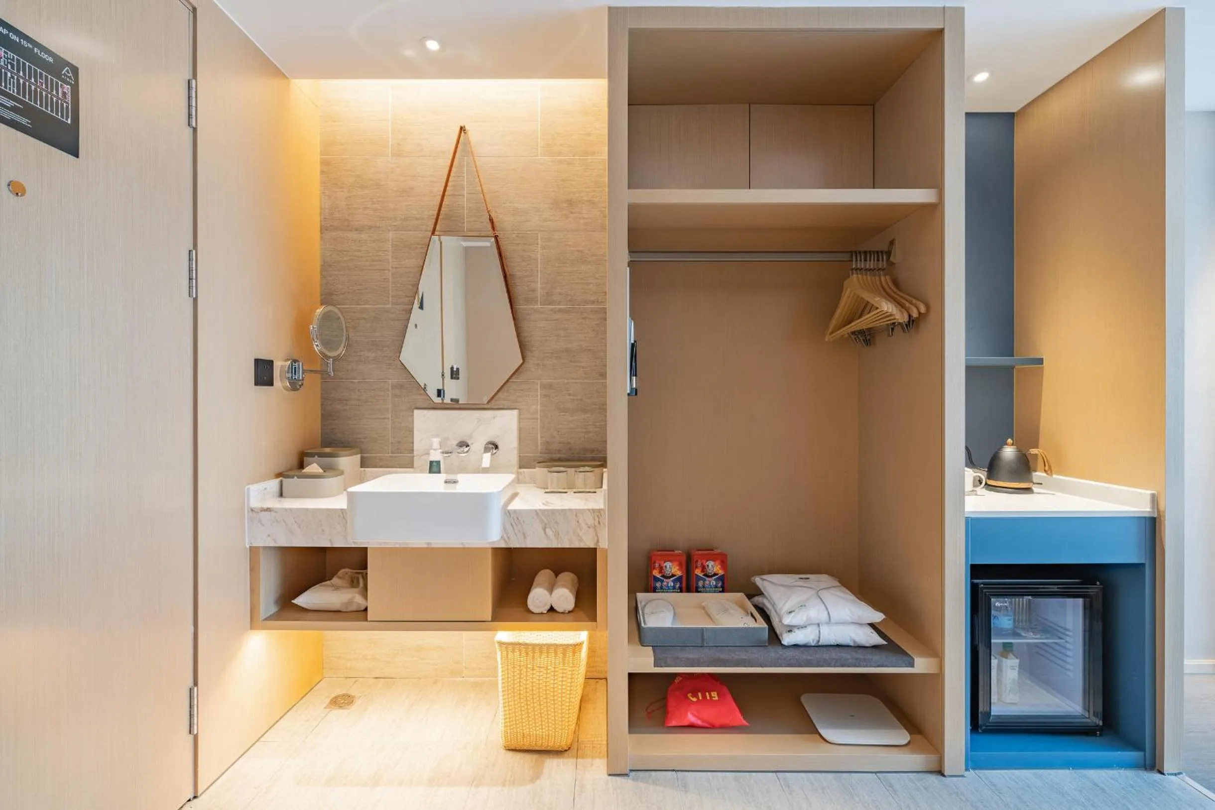 towels in Atour Hotel Hangzhou Qianjiang Century Zhenning Road