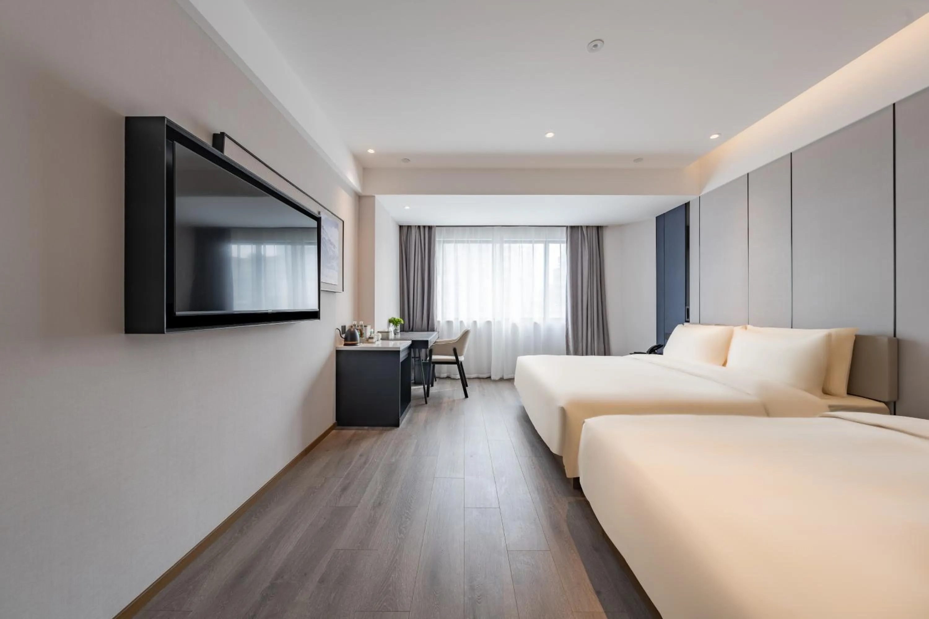 Bed in Atour Hotel Hangzhou West Lake Hubin North Zhongshan Road