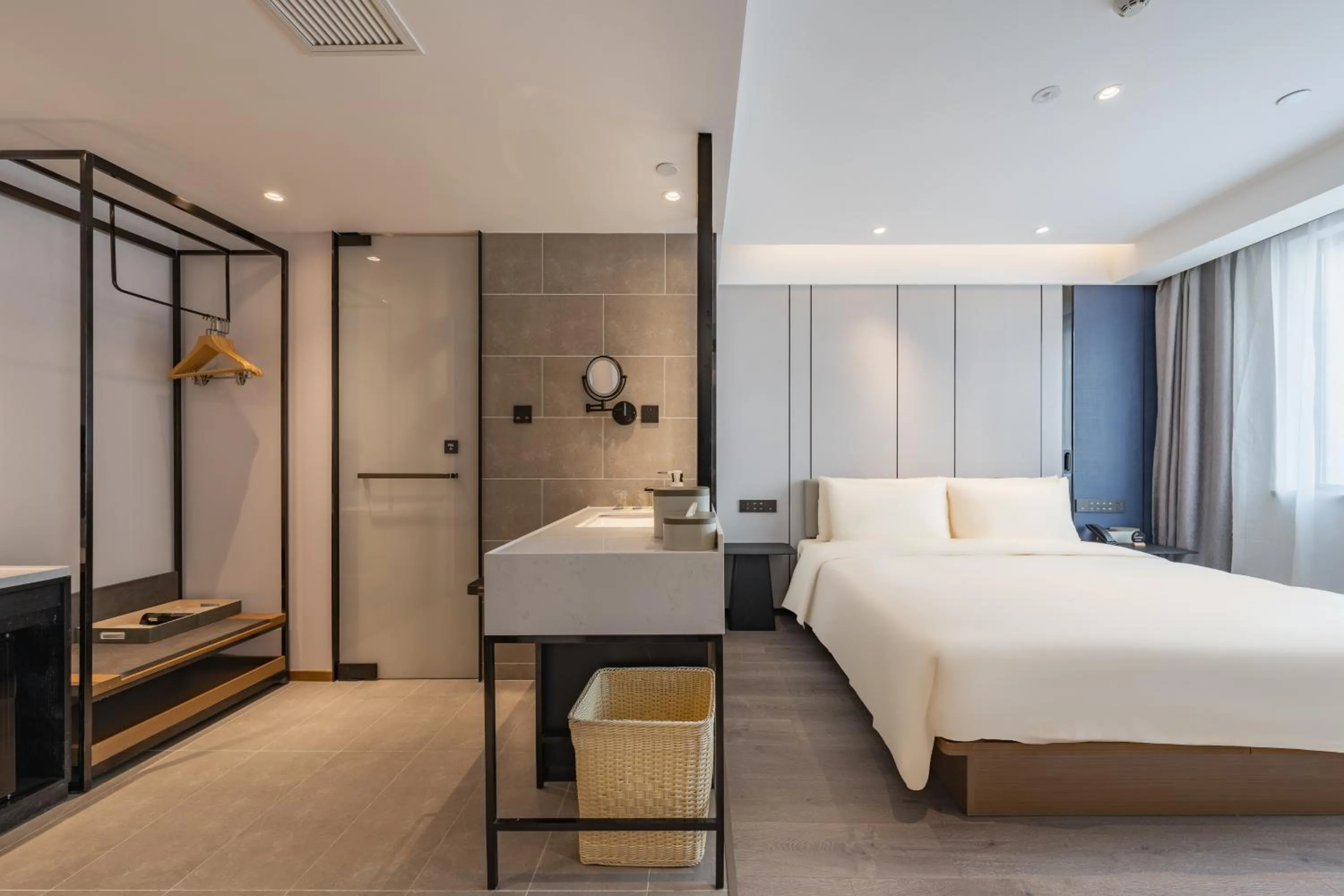 Bed in Atour Hotel Hangzhou West Lake Hubin North Zhongshan Road