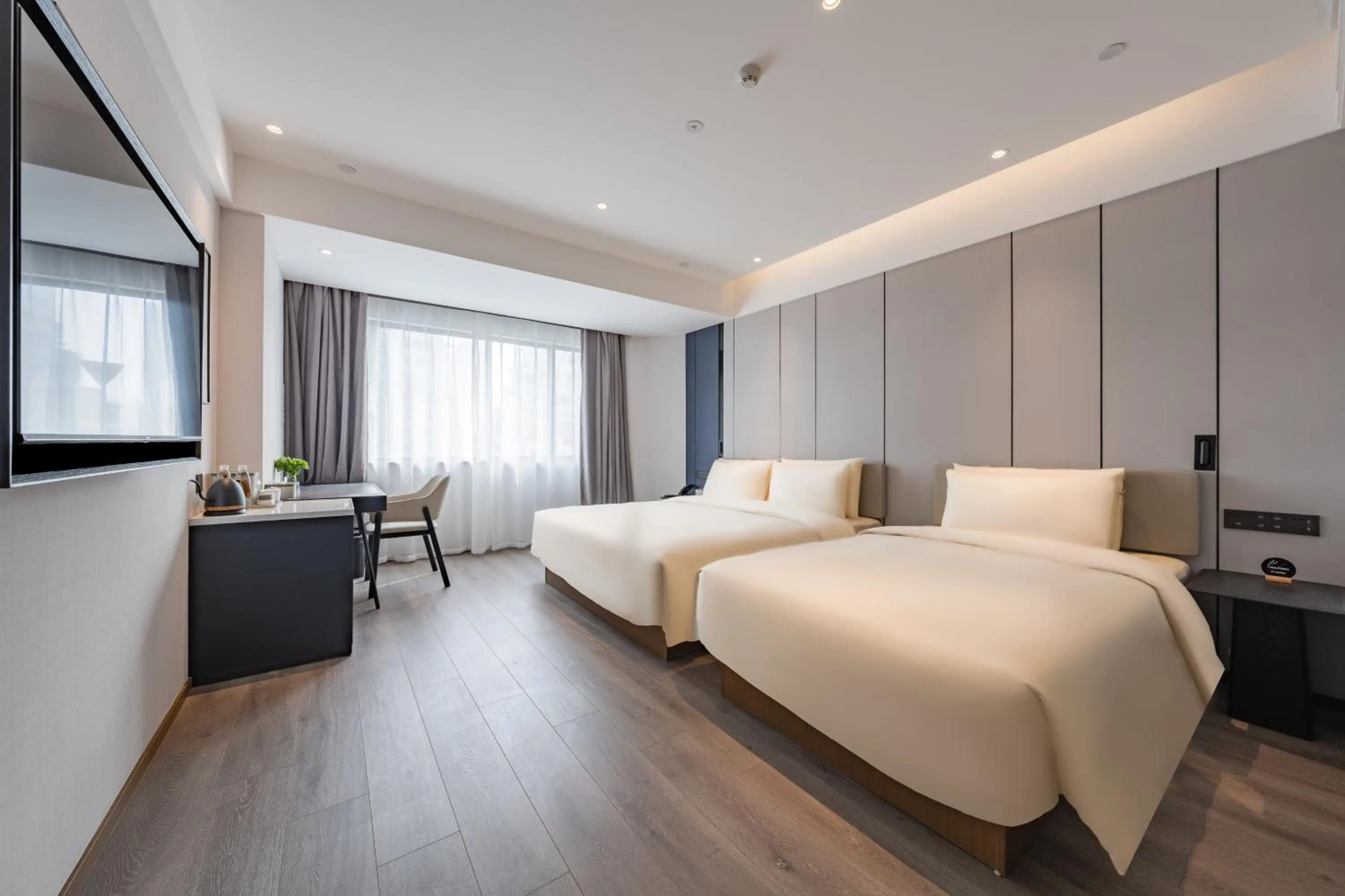Bed in Atour Hotel Hangzhou West Lake Hubin North Zhongshan Road