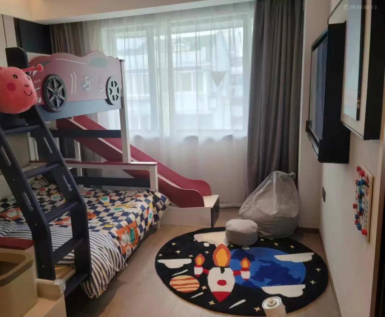 Bed in Atour Hotel Hangzhou West Lake Hubin North Zhongshan Road