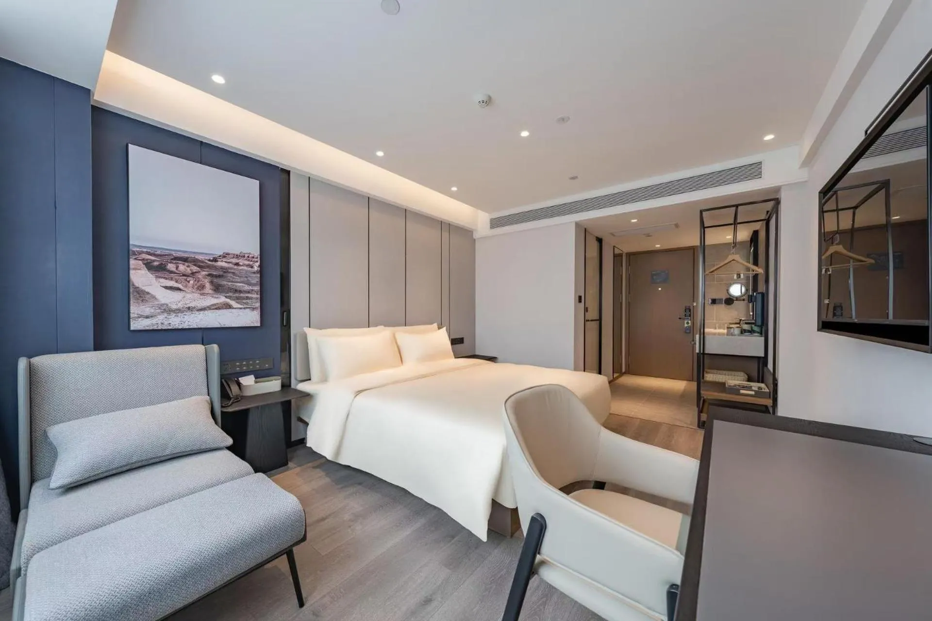 Bed in Atour Hotel Hangzhou West Lake Hubin North Zhongshan Road