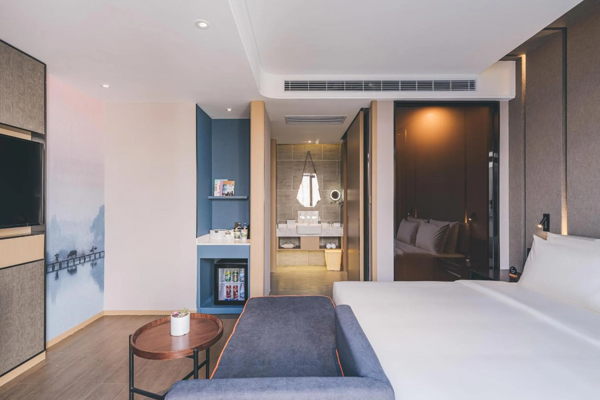 Bed in Atour Hotel Ningbo Jishi Harbor Outlets