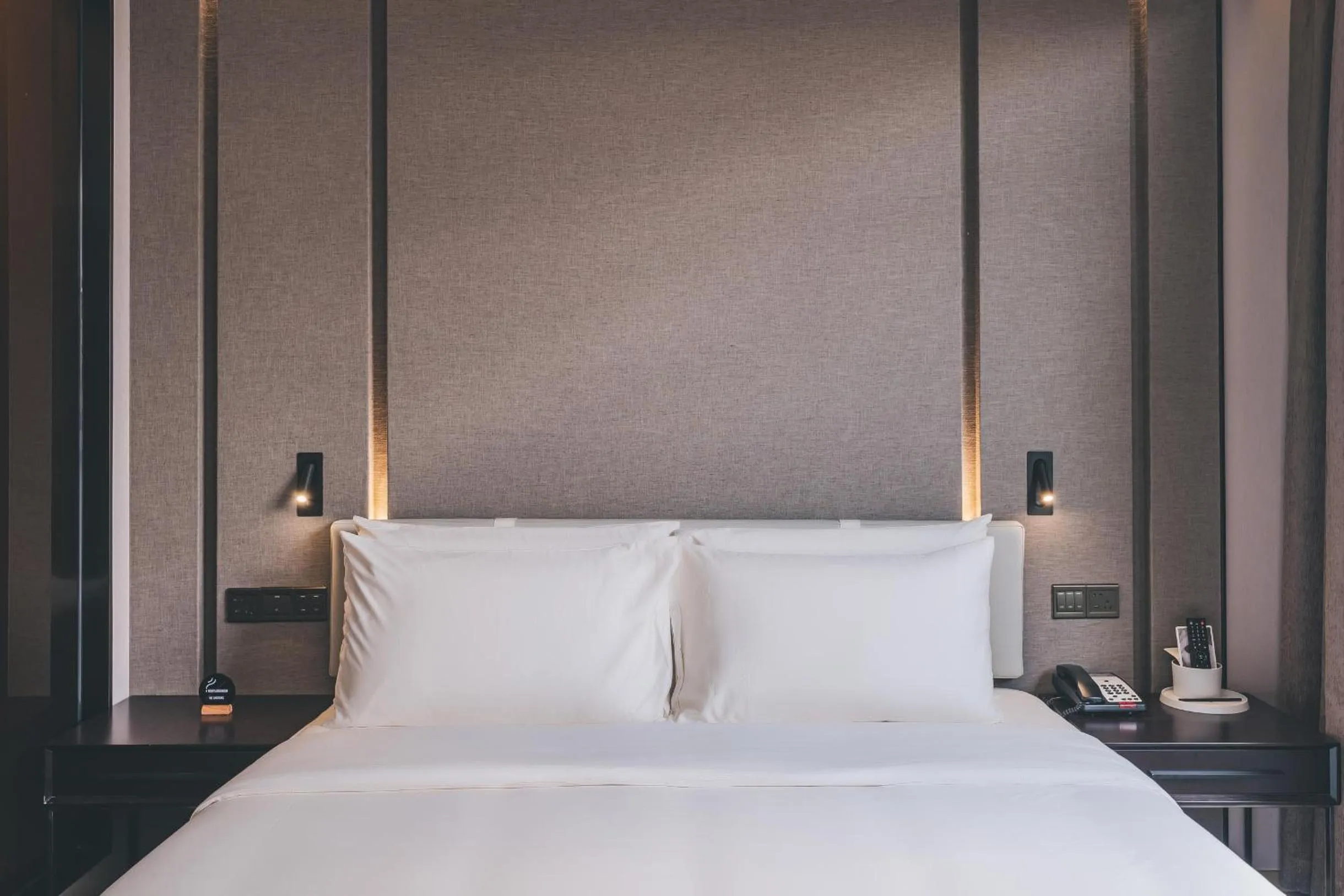 Bed in Atour Hotel Ningbo Jishi Harbor Outlets