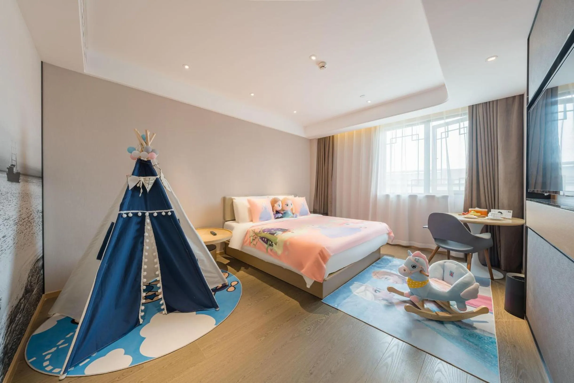 Bed in Atour Hotel Tongxiang Wuzhen