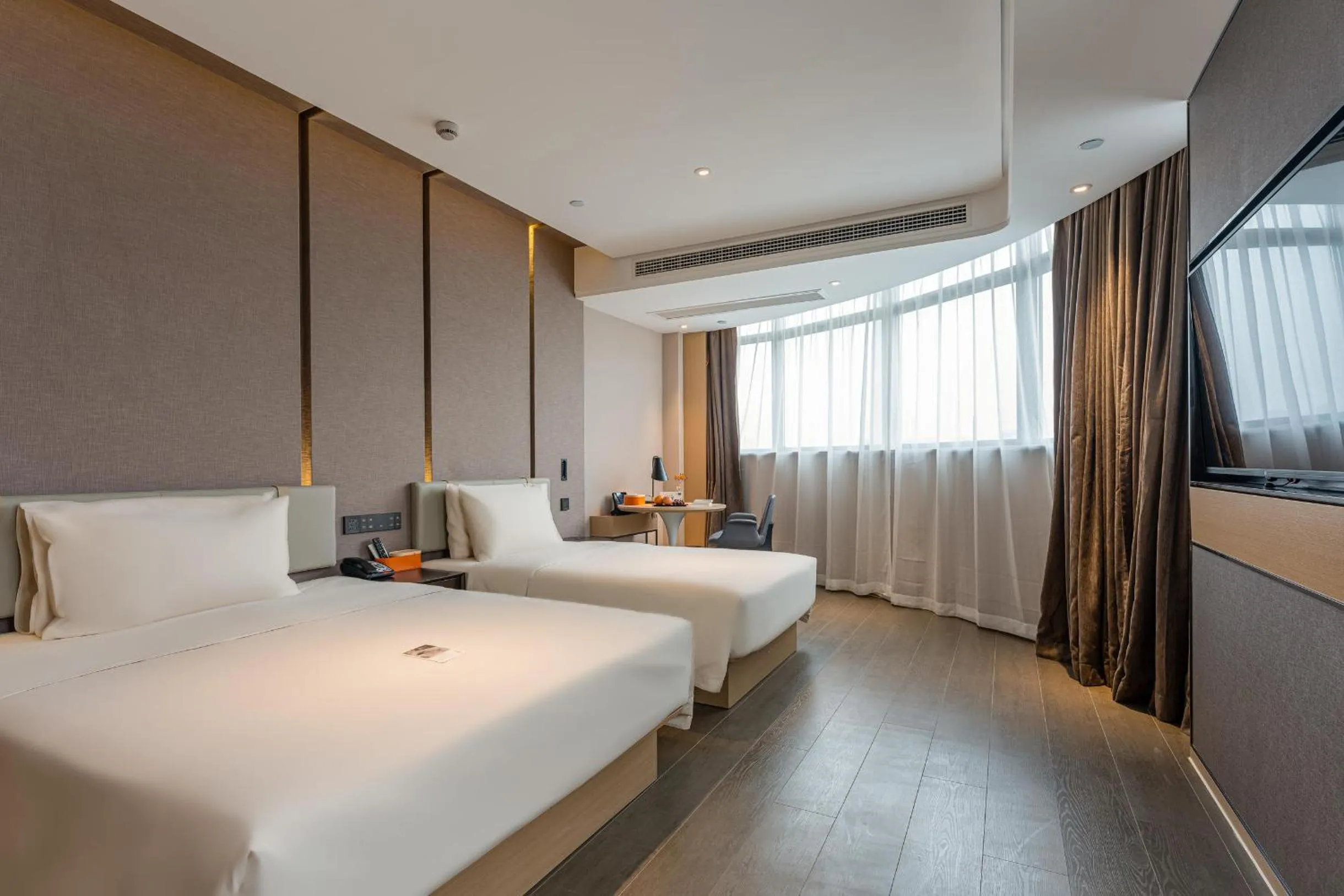 Atour Hotel Huzhou City Government