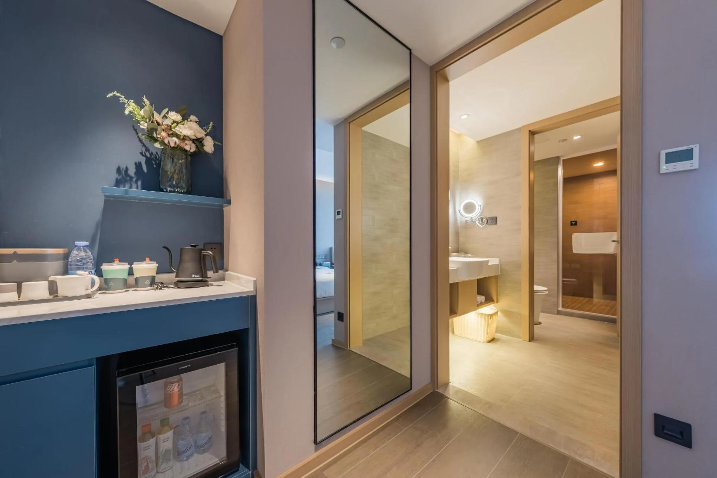 Bathroom, Bed in Atour Hotel Hefei USTC Huangshan Road