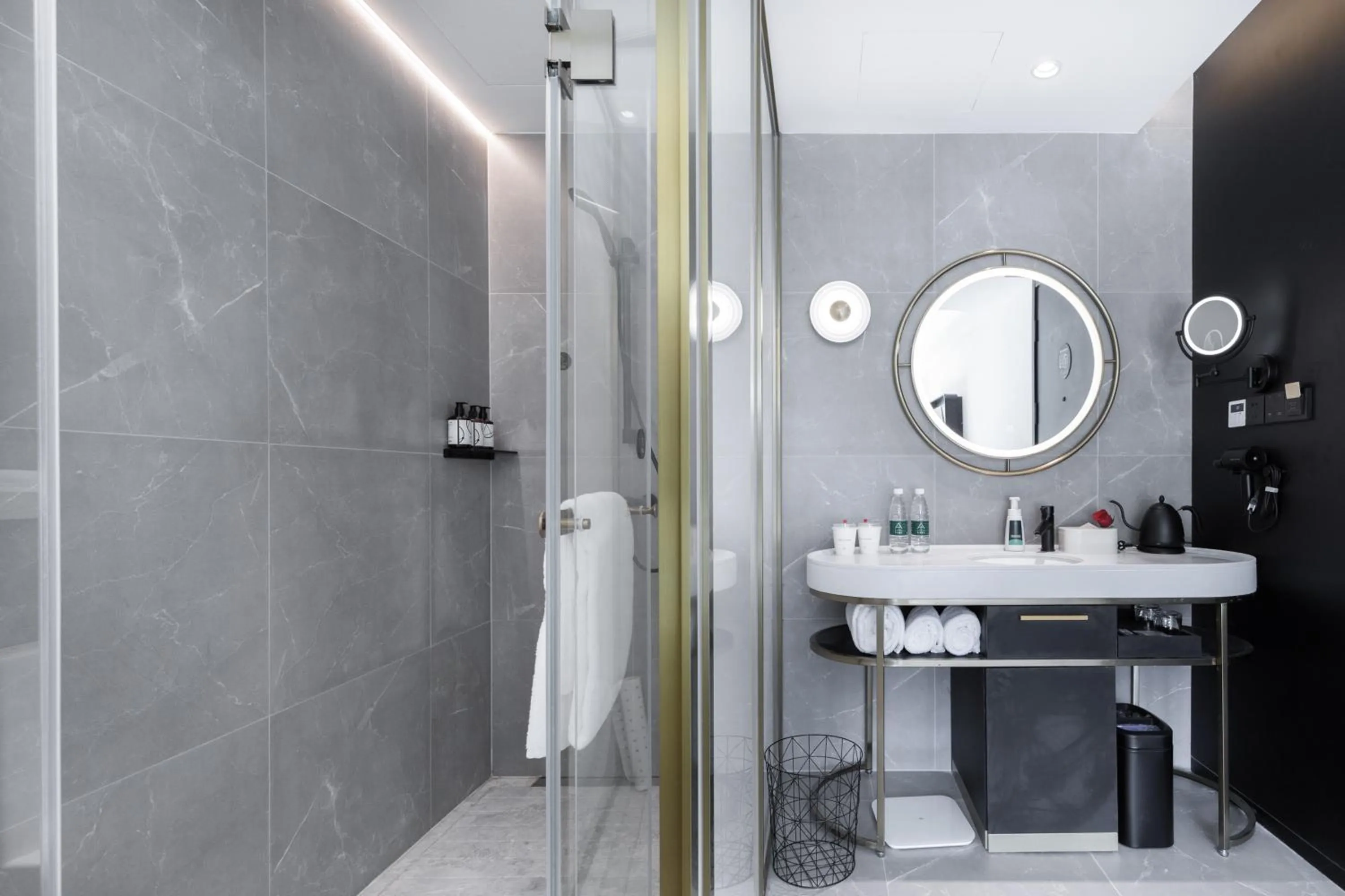 Shower in Atour Light Hotel Hefei Government Affairs Swan Lake