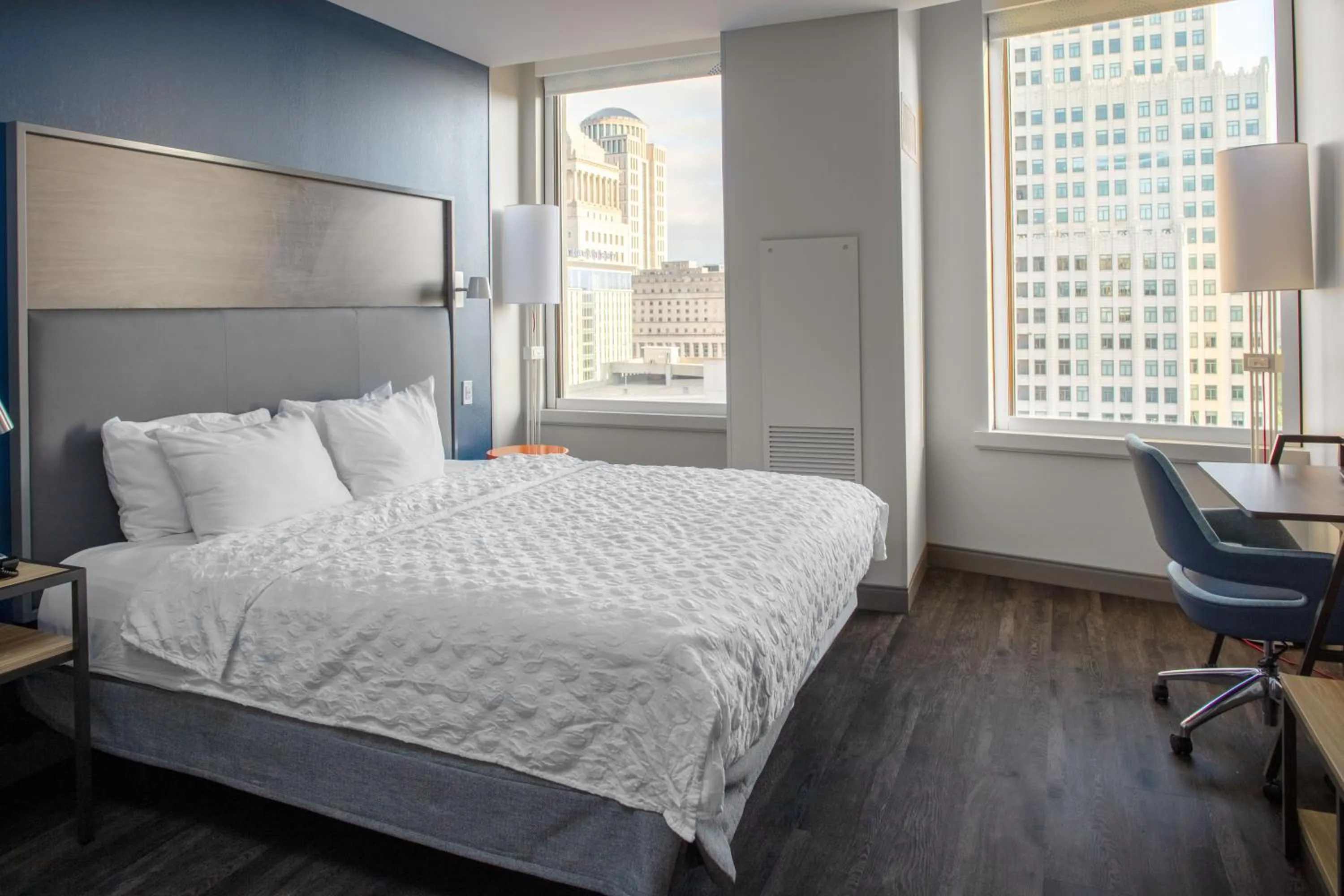 Bed in Tru By Hilton St Louis Downtown Mo