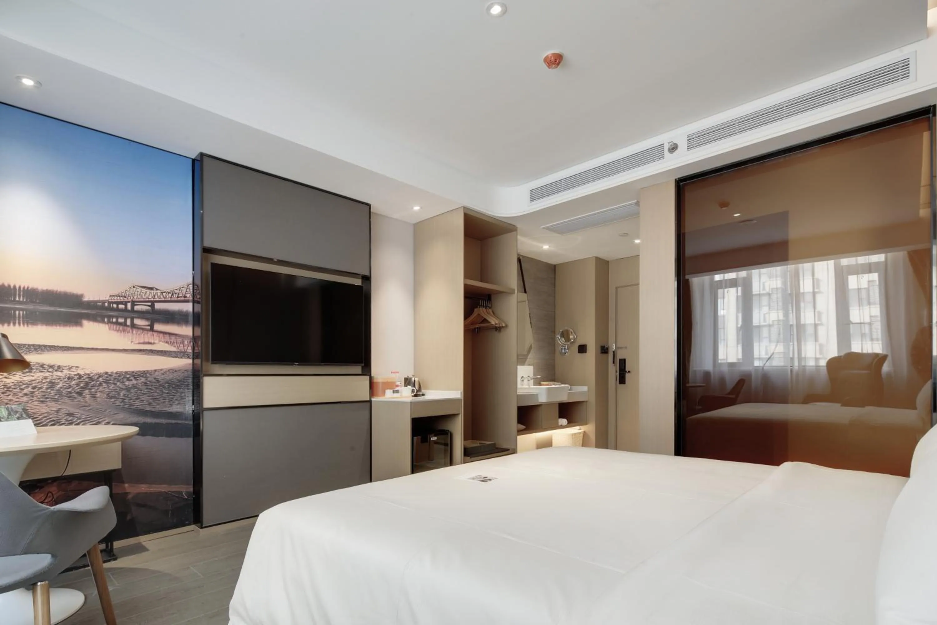 Photo of the whole room, Bed in Atour Hotel Jinan High-Speed East Railway Station