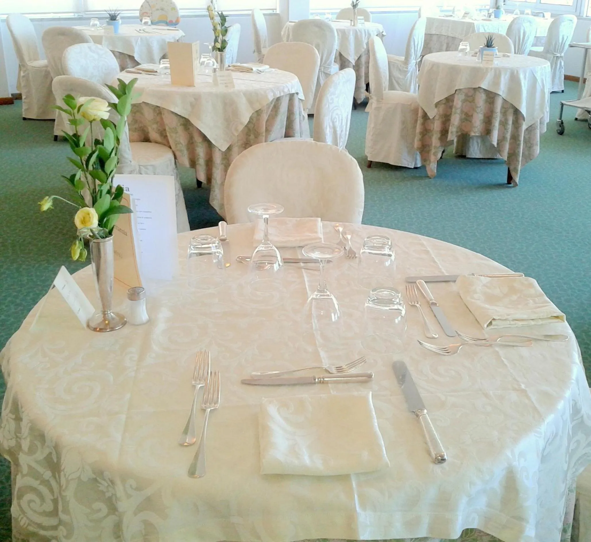 Restaurant/places to eat in Hotel Britannia