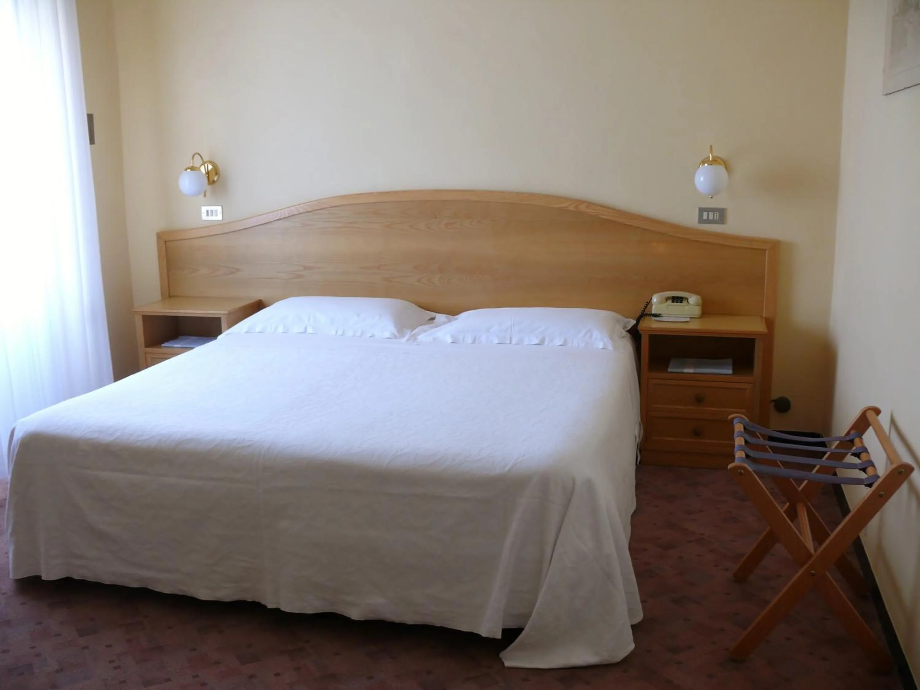 Photo of the whole room in Hotel Britannia