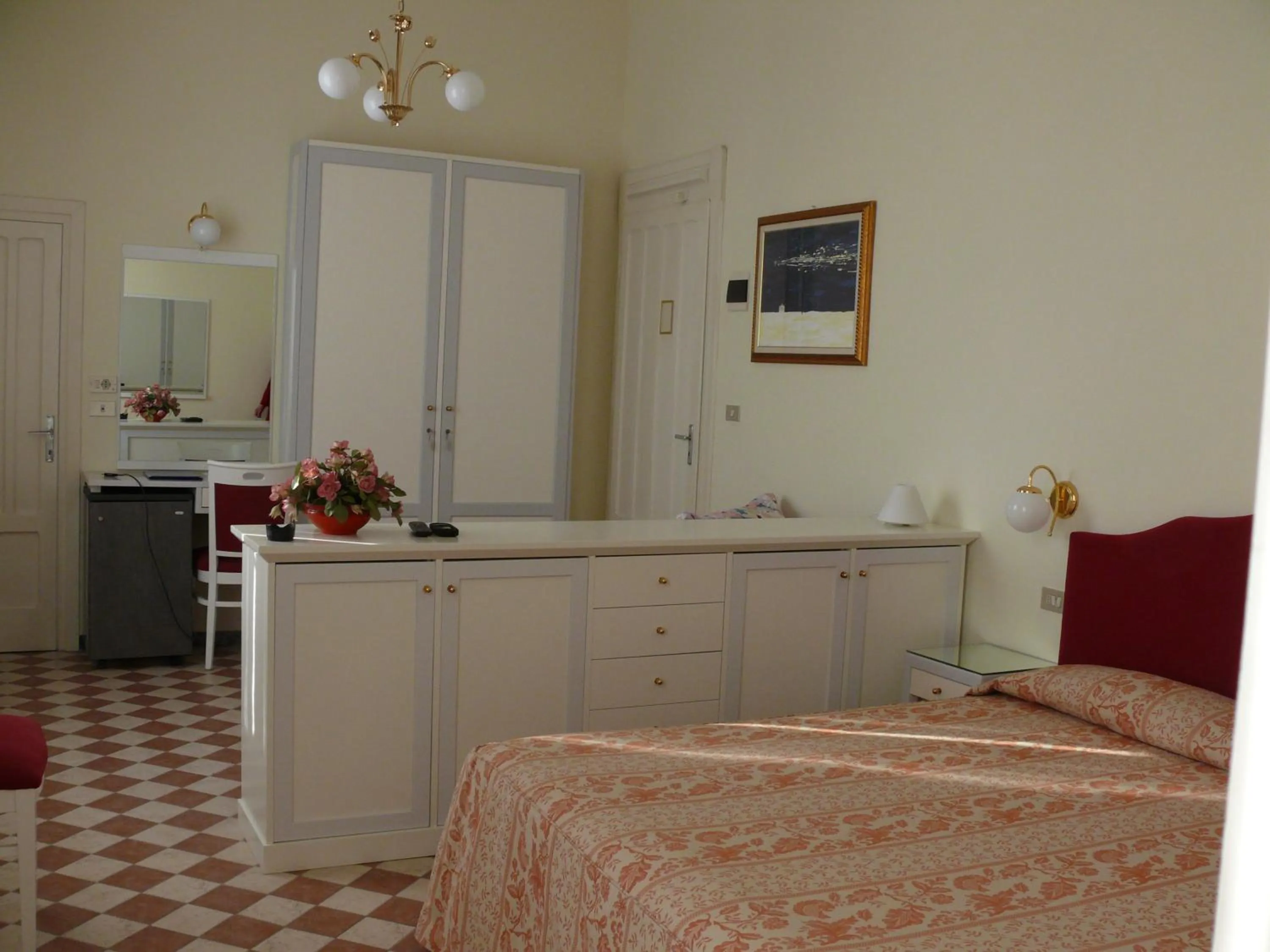 Photo of the whole room in Hotel Britannia