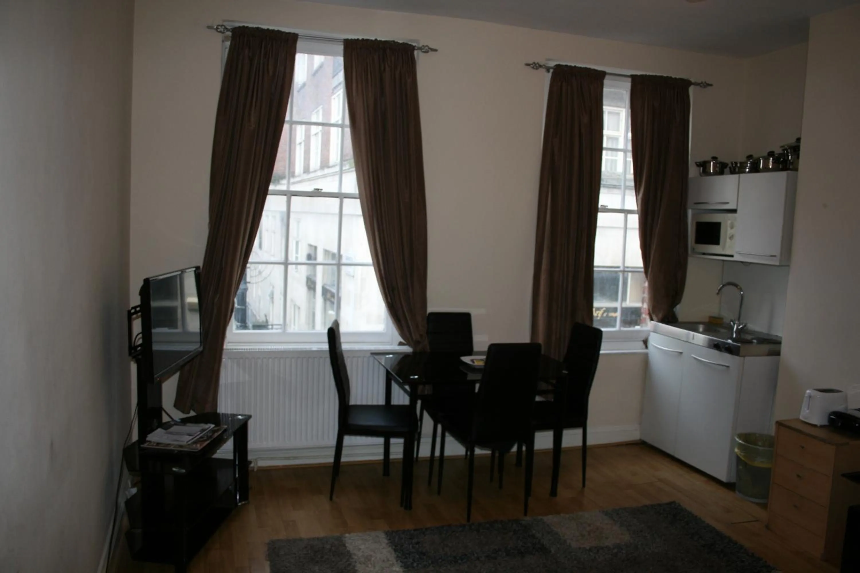 One-Bedroom Apartment in Mayfair Flat