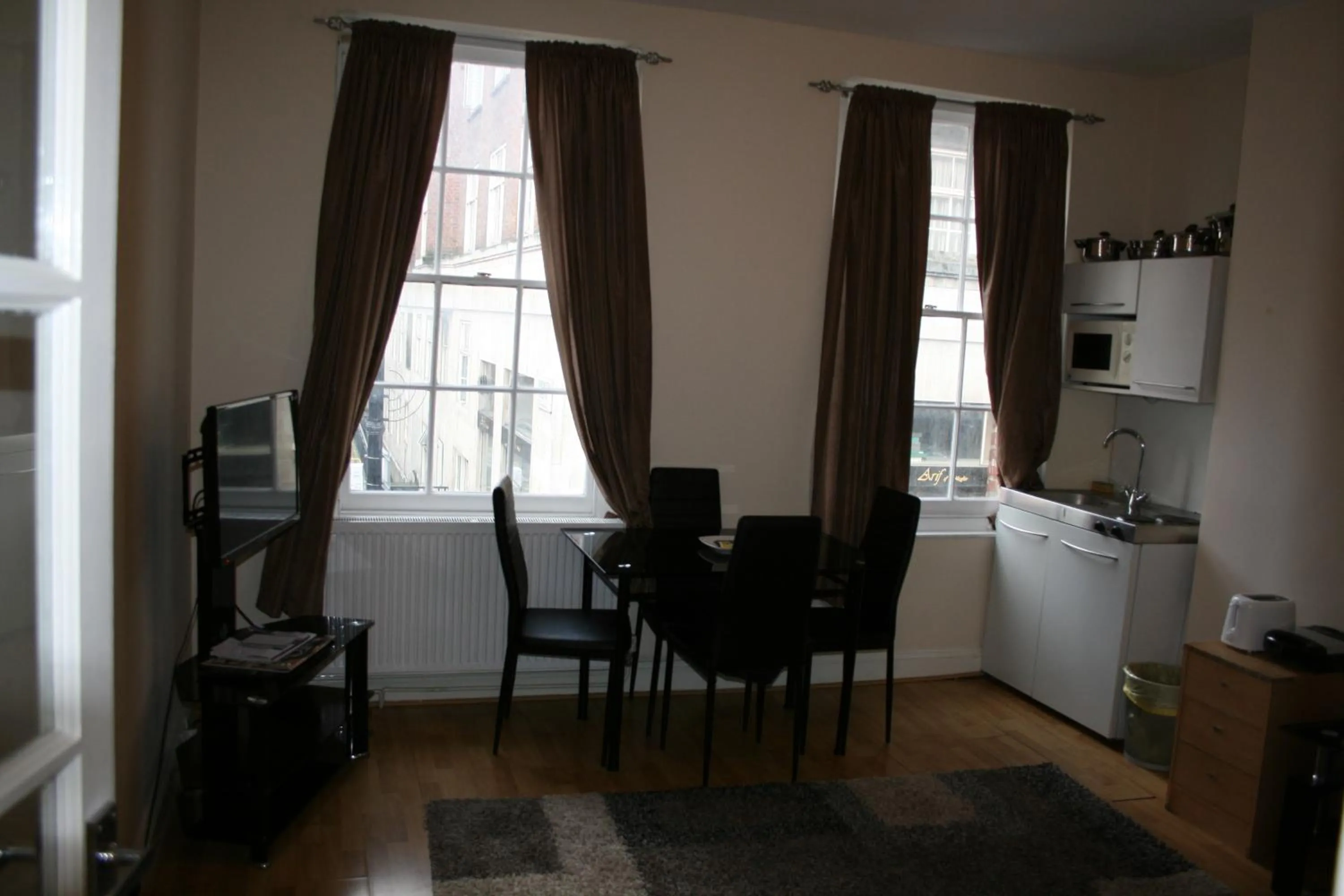One-Bedroom Apartment in Mayfair Flat