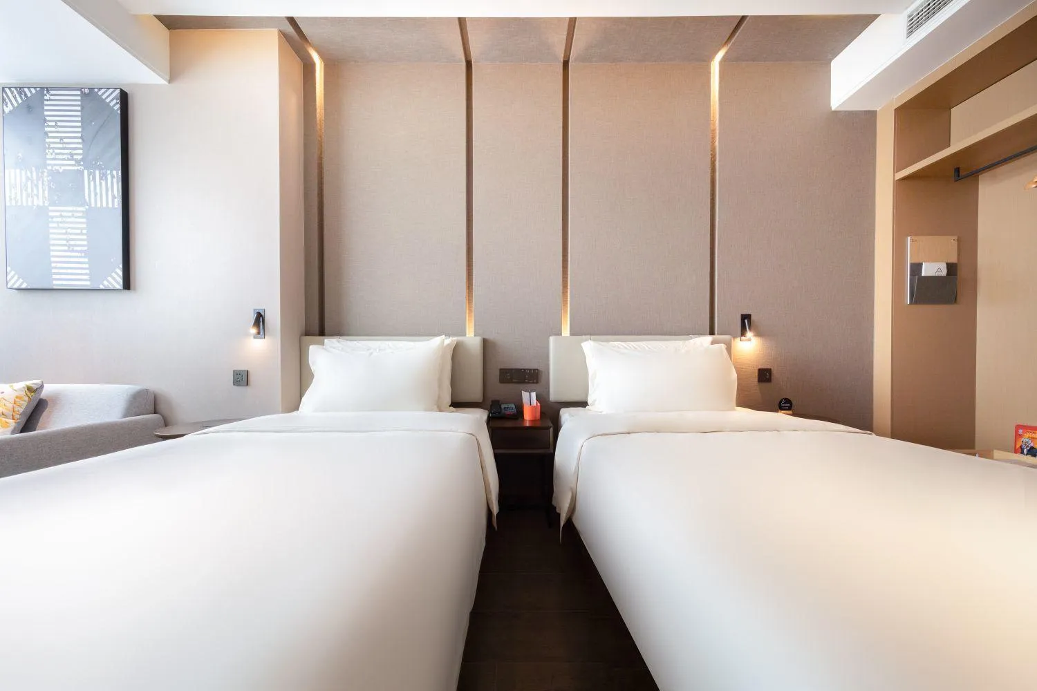 Bed in Atour Hotel Qingdao CBD Hangzhou Road